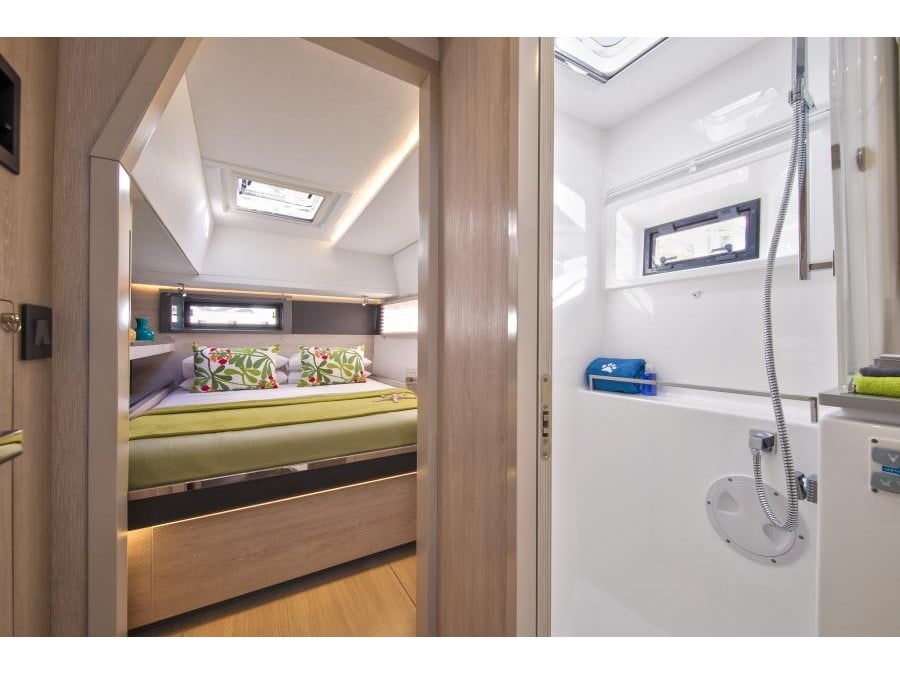 Cabin 1 (Rosabe) - price for 2 pp - Catamaran in Providence