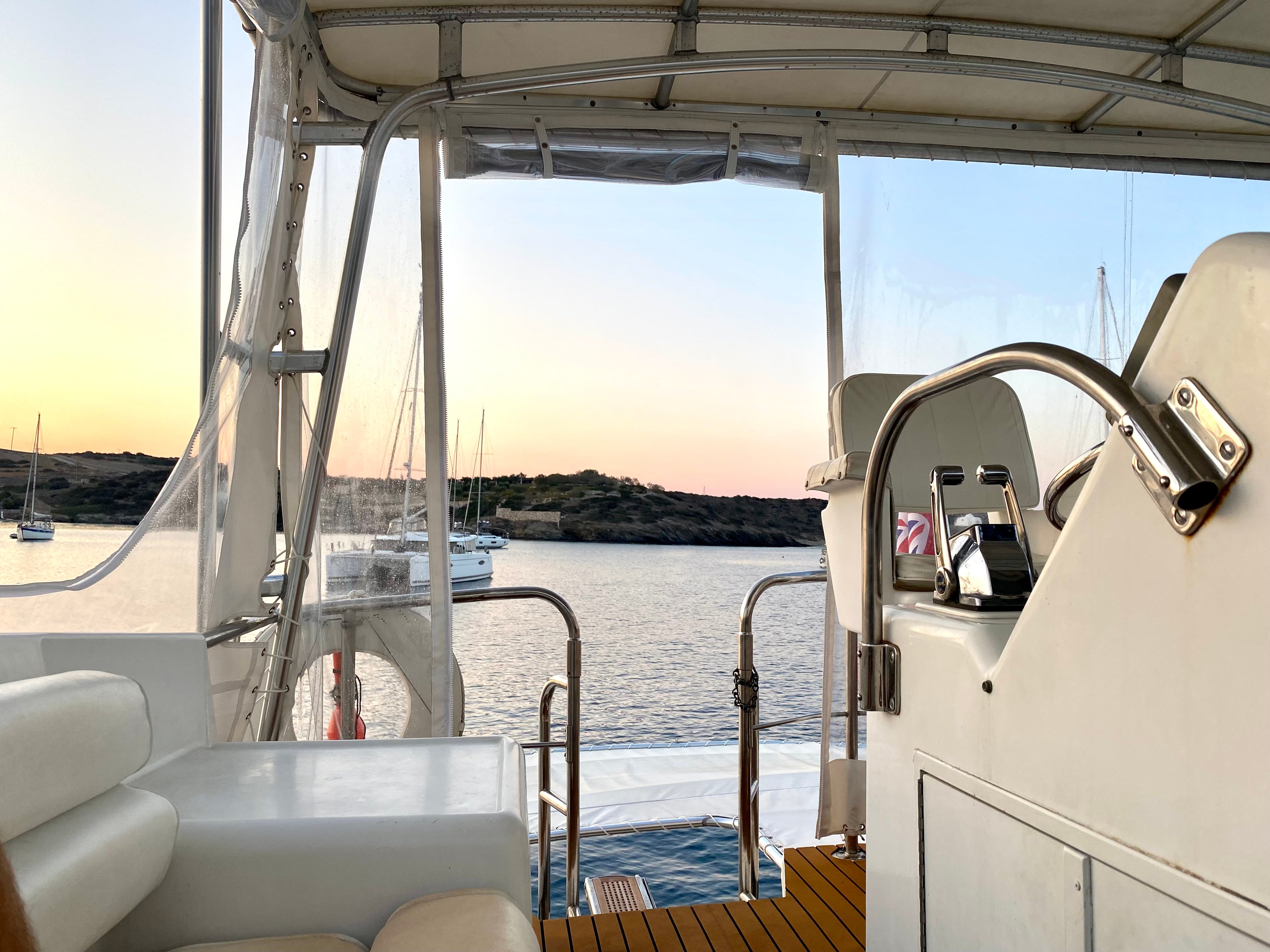 Tipejyas - Motor Yacht in Livadi