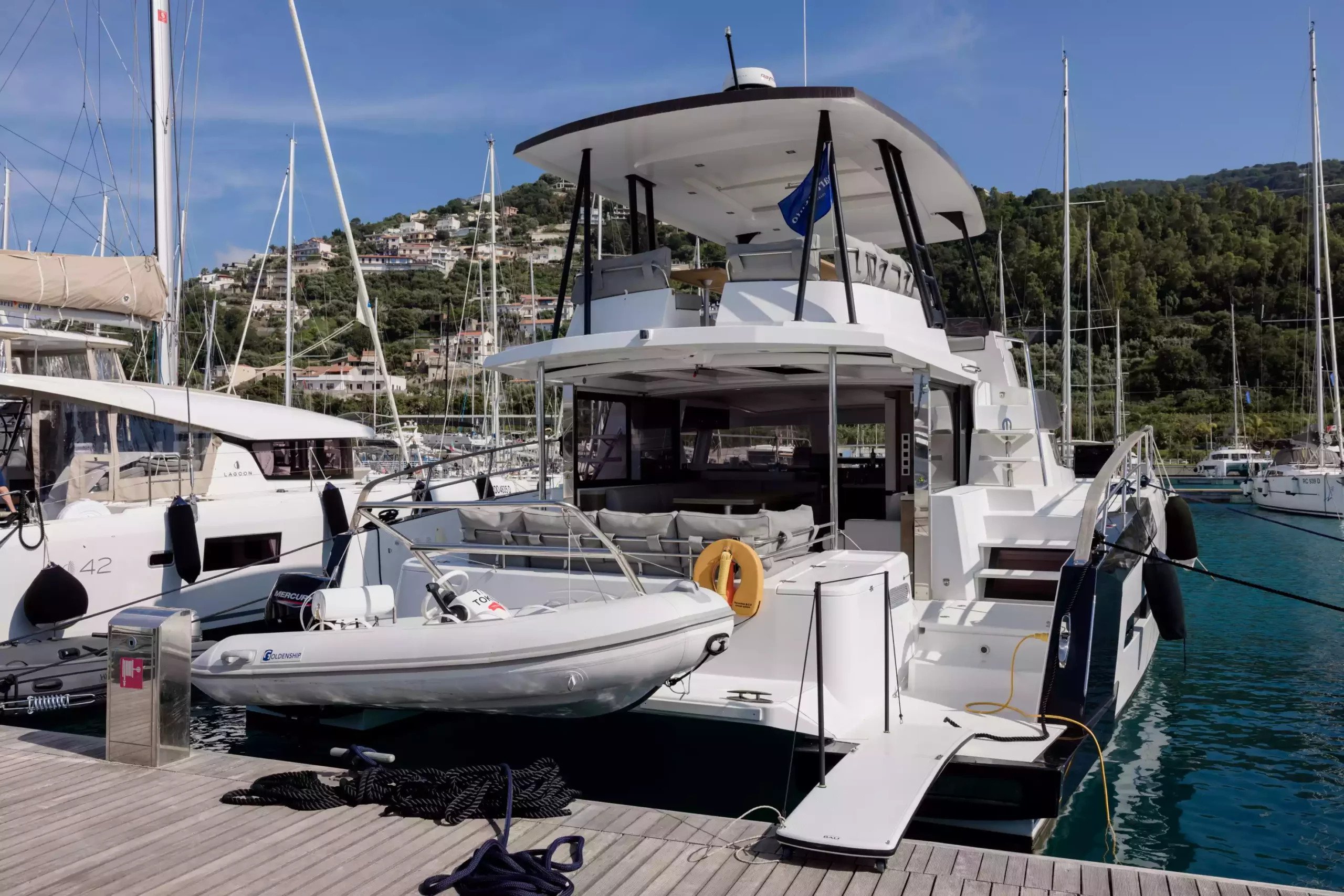 Tokyo - Catamaran in Libero consorzio comunale di Trapani