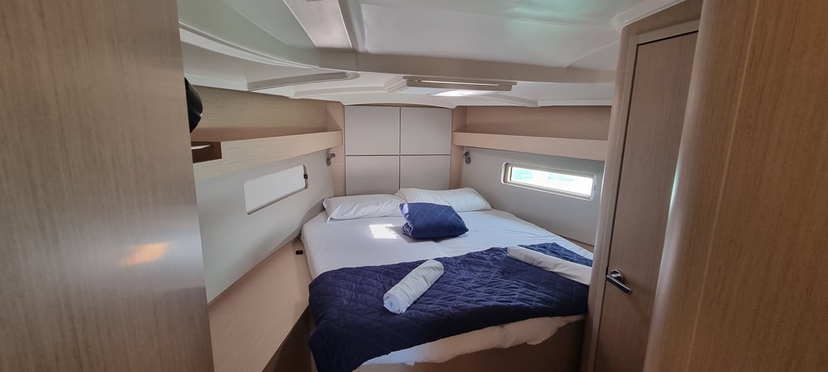 Aries - Sailboat in Salerno