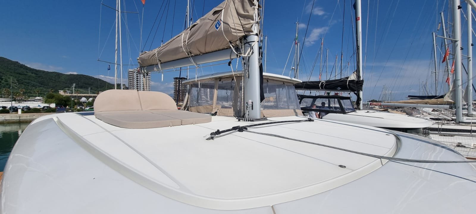 Gamma Leonis - Catamaran in Salerno