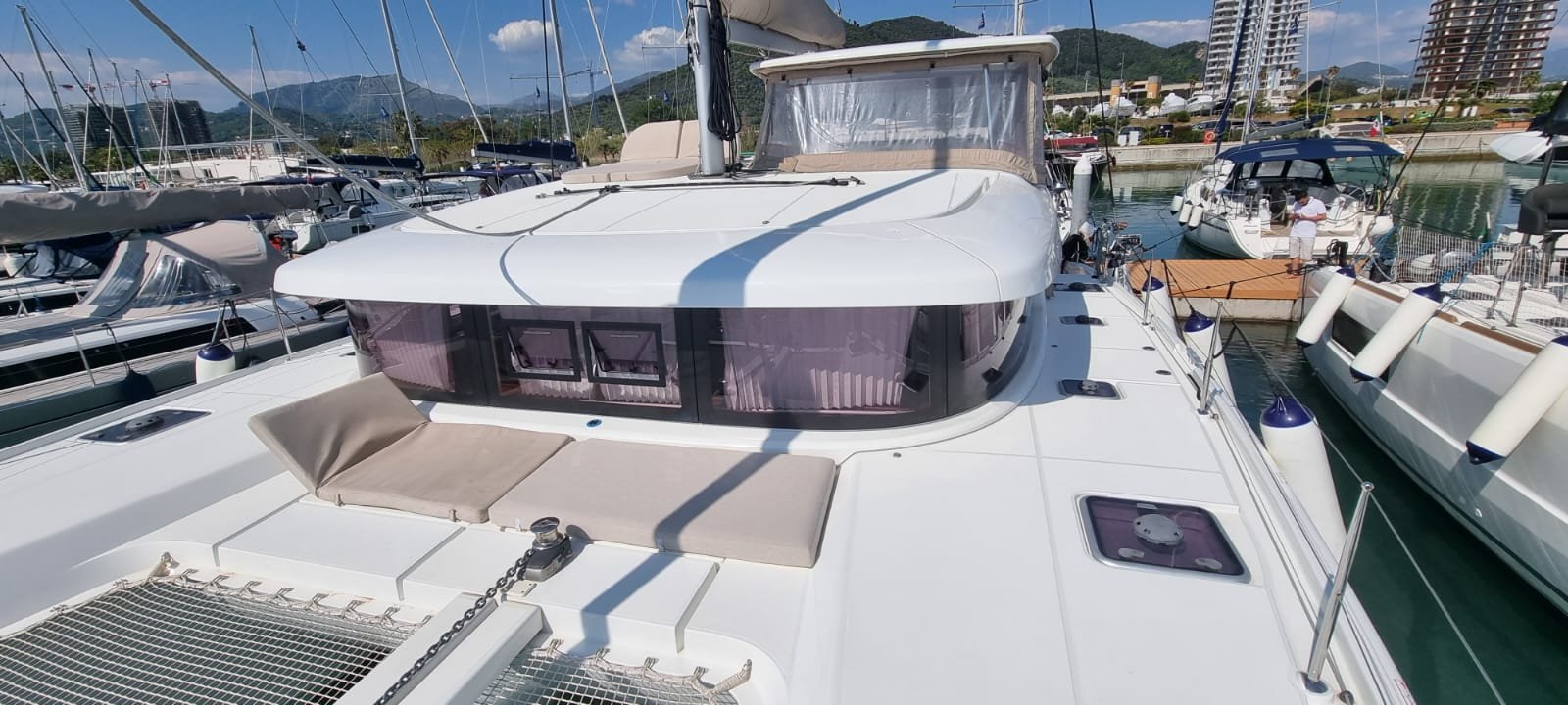 Gamma Leonis - Catamaran in Salerno