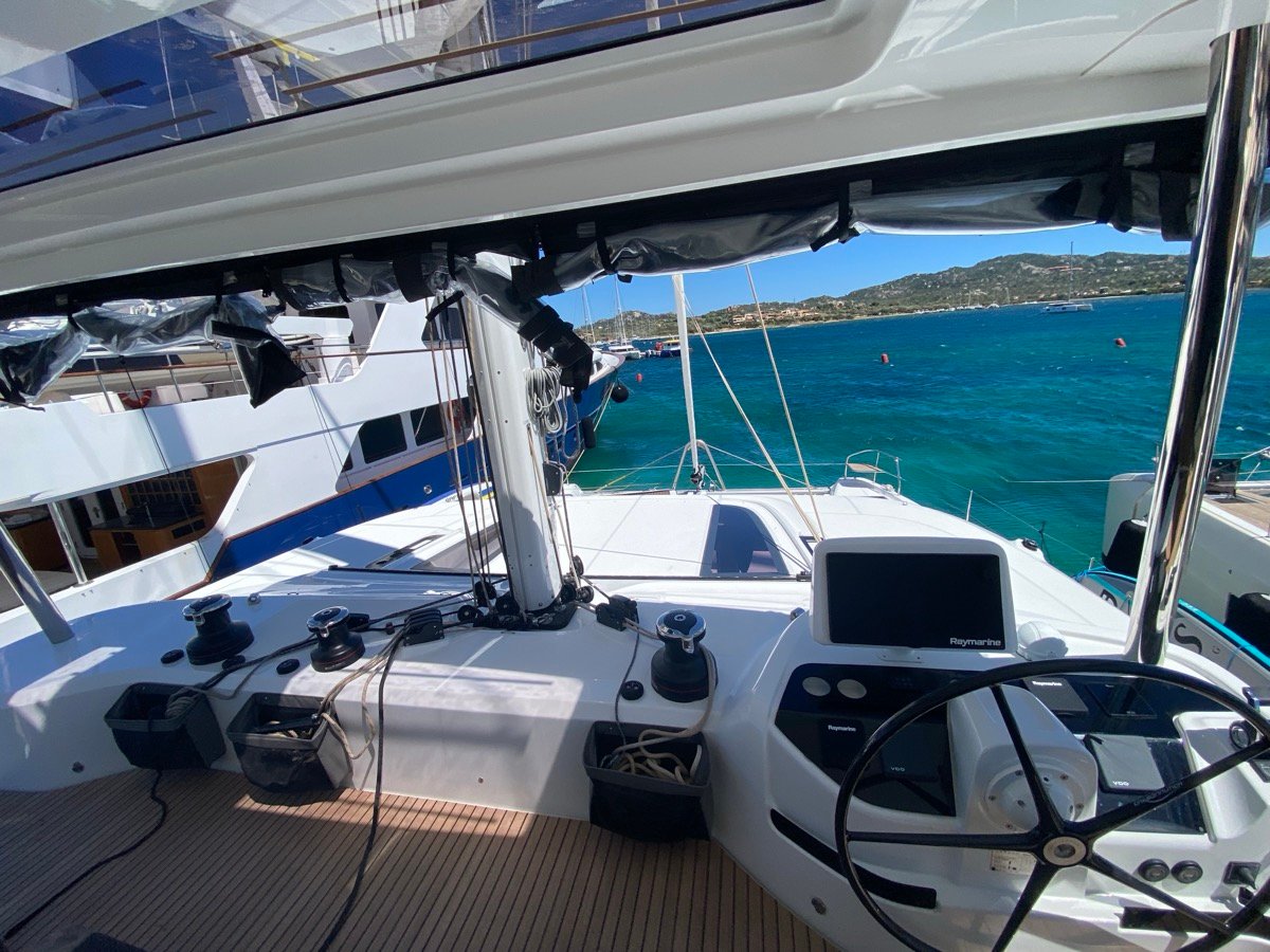 The Moon (ANU) - Catamaran in Saint Paul