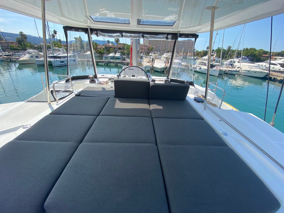 Coraline - Catamaran in Tonnarella