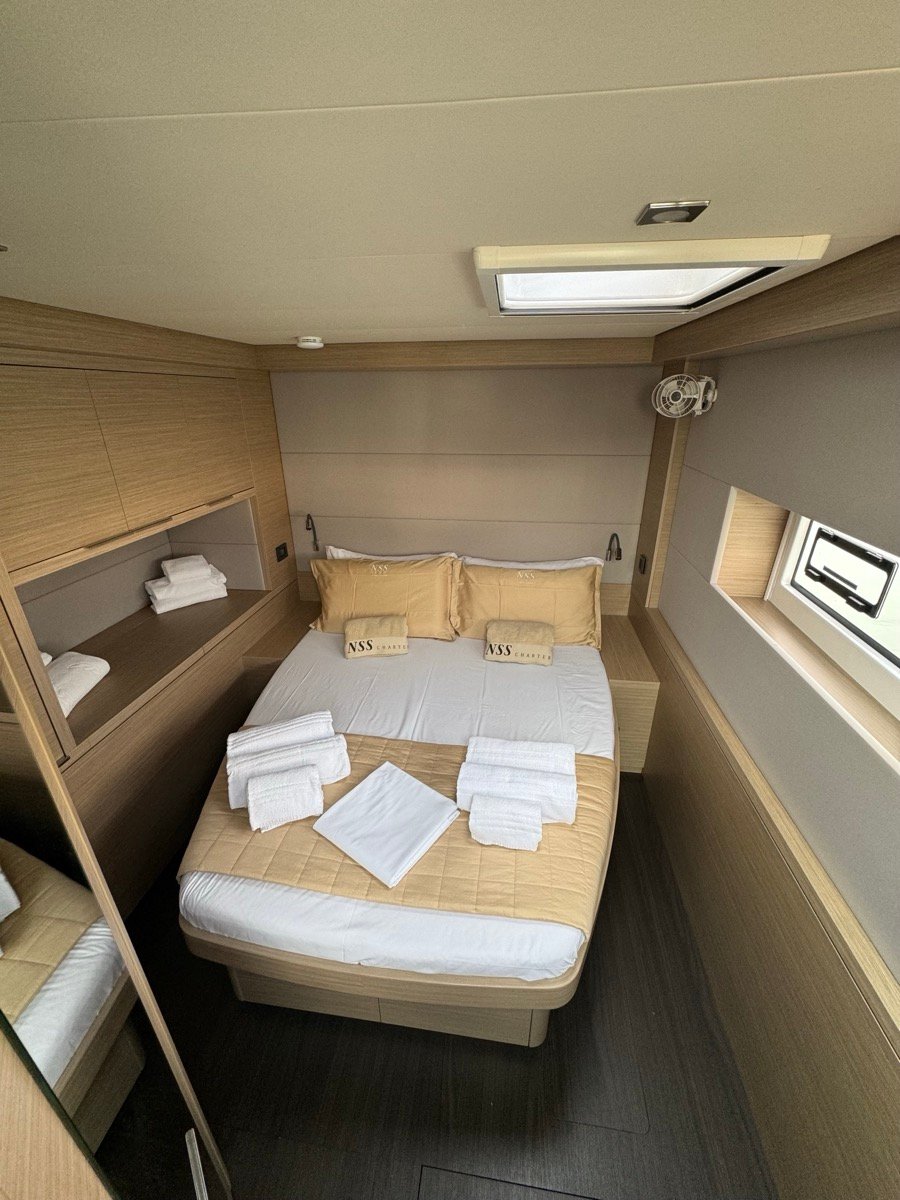 Jellyfish - Catamaran in Salerno