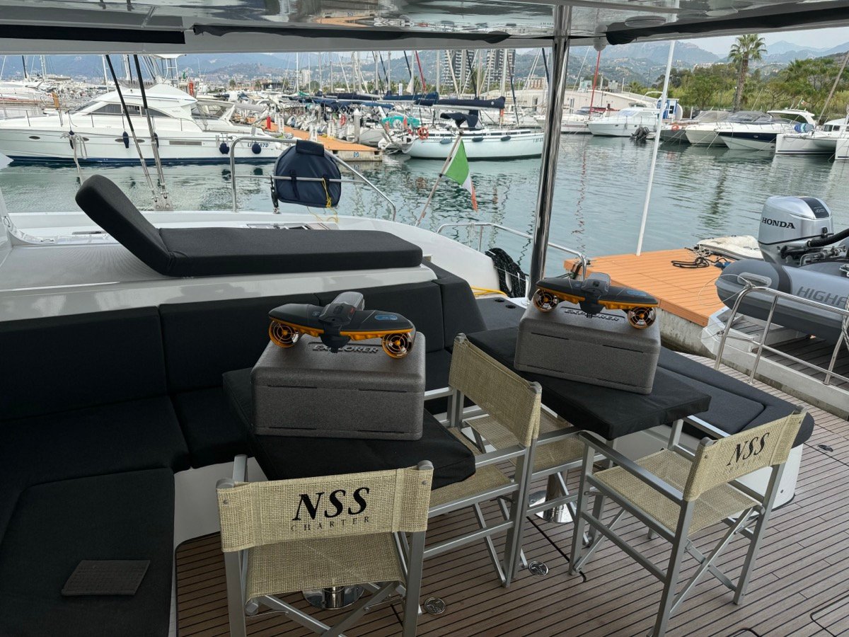 Jellyfish - Catamaran in Salerno