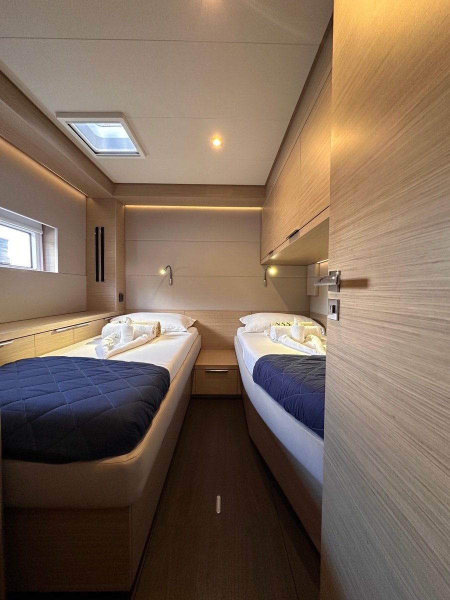Maui- FIRST CLASS - Catamaran in Olbia