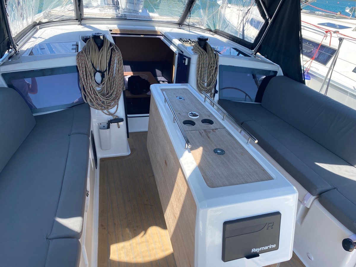 Musica - Sailboat in Olbia