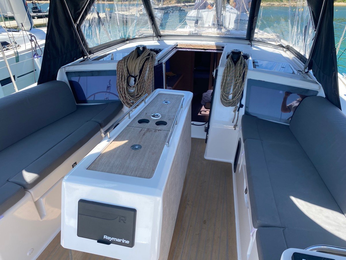 Musica - Sailboat in Olbia