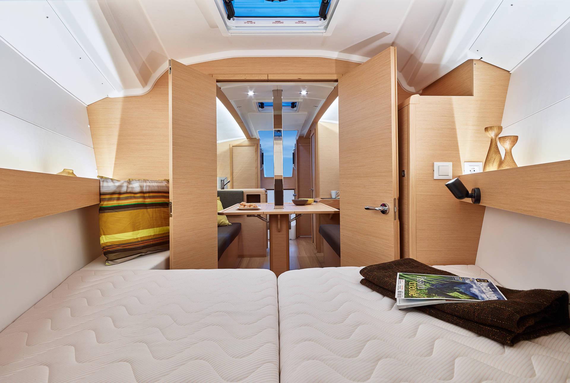 NOVARA - Sailboat in Pirovac