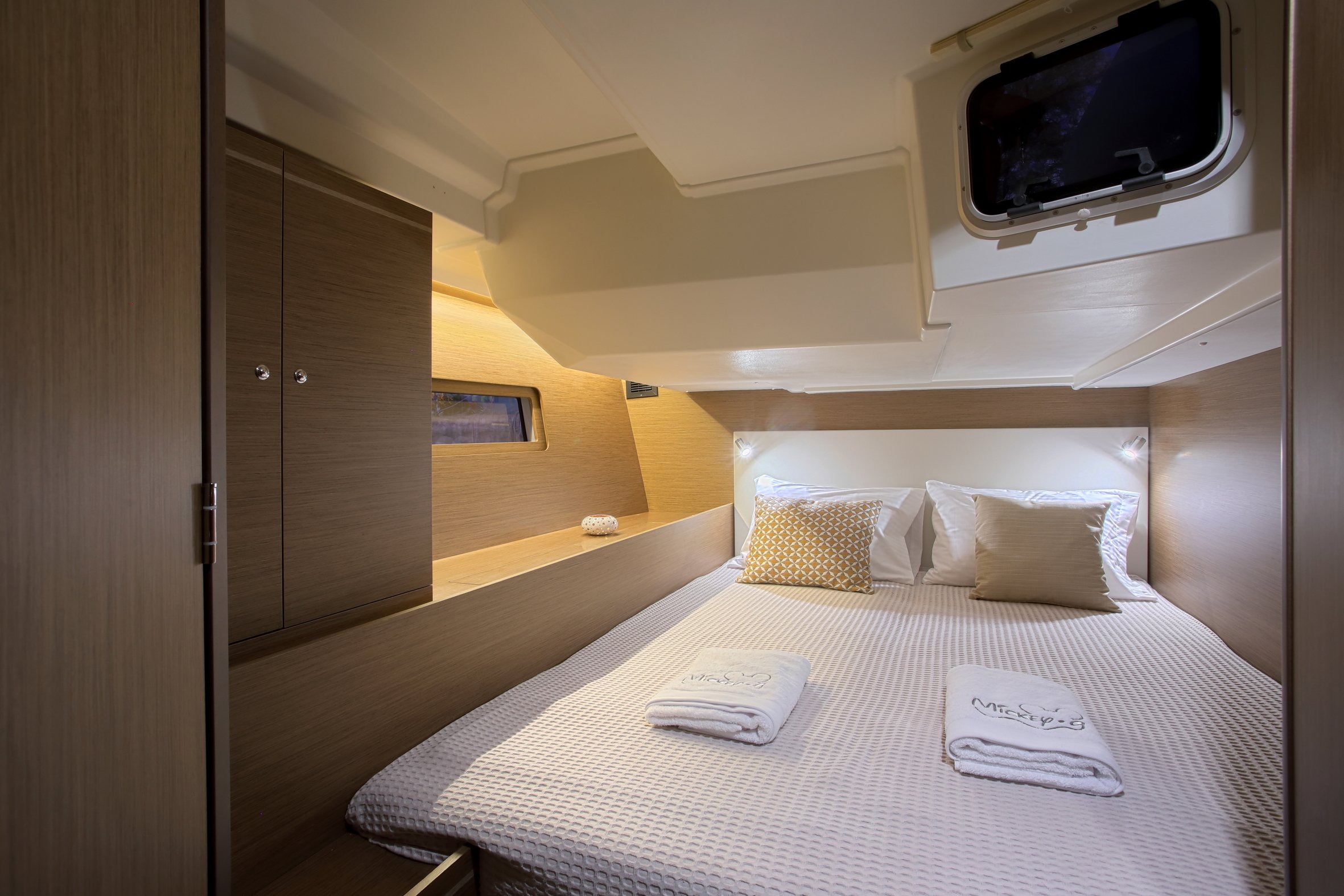 Premium + - Sailboat in Alimos