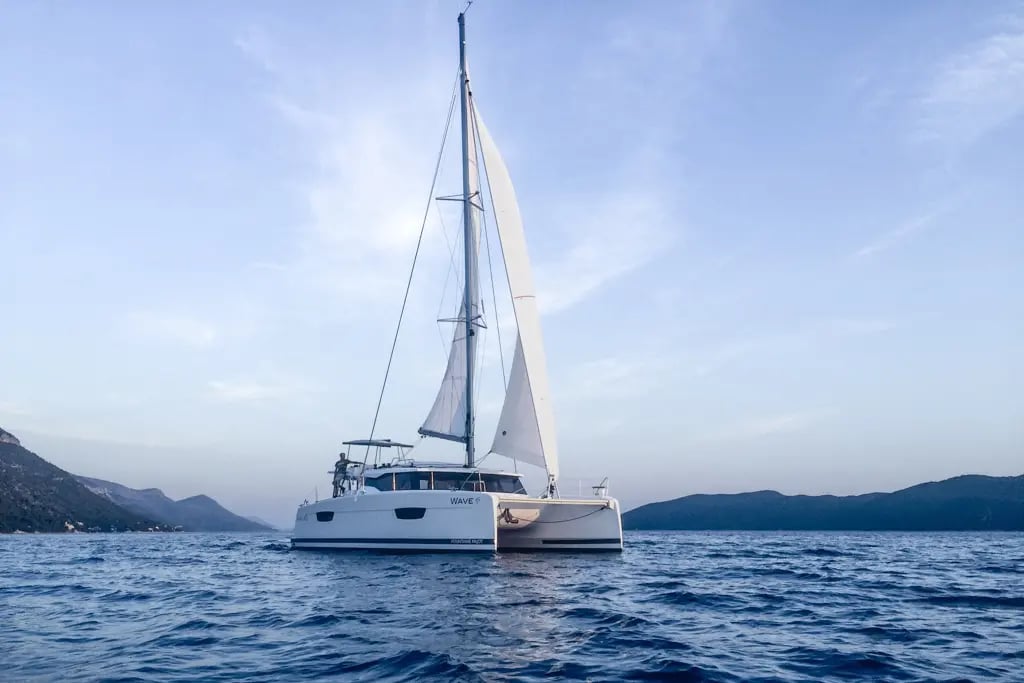 Wave - Catamaran in Tivat