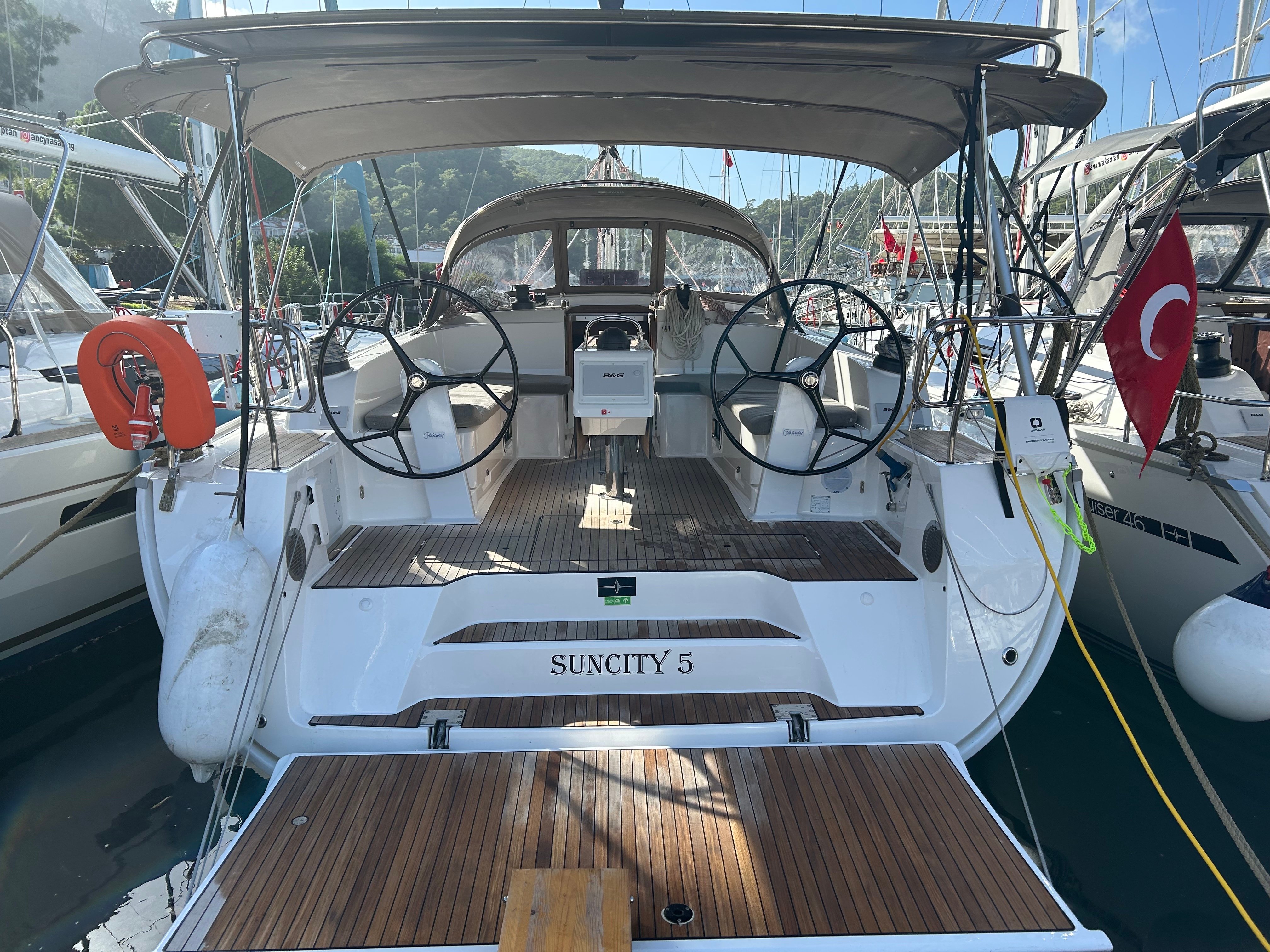 Suncity 5 - Sailboat in Karagözler