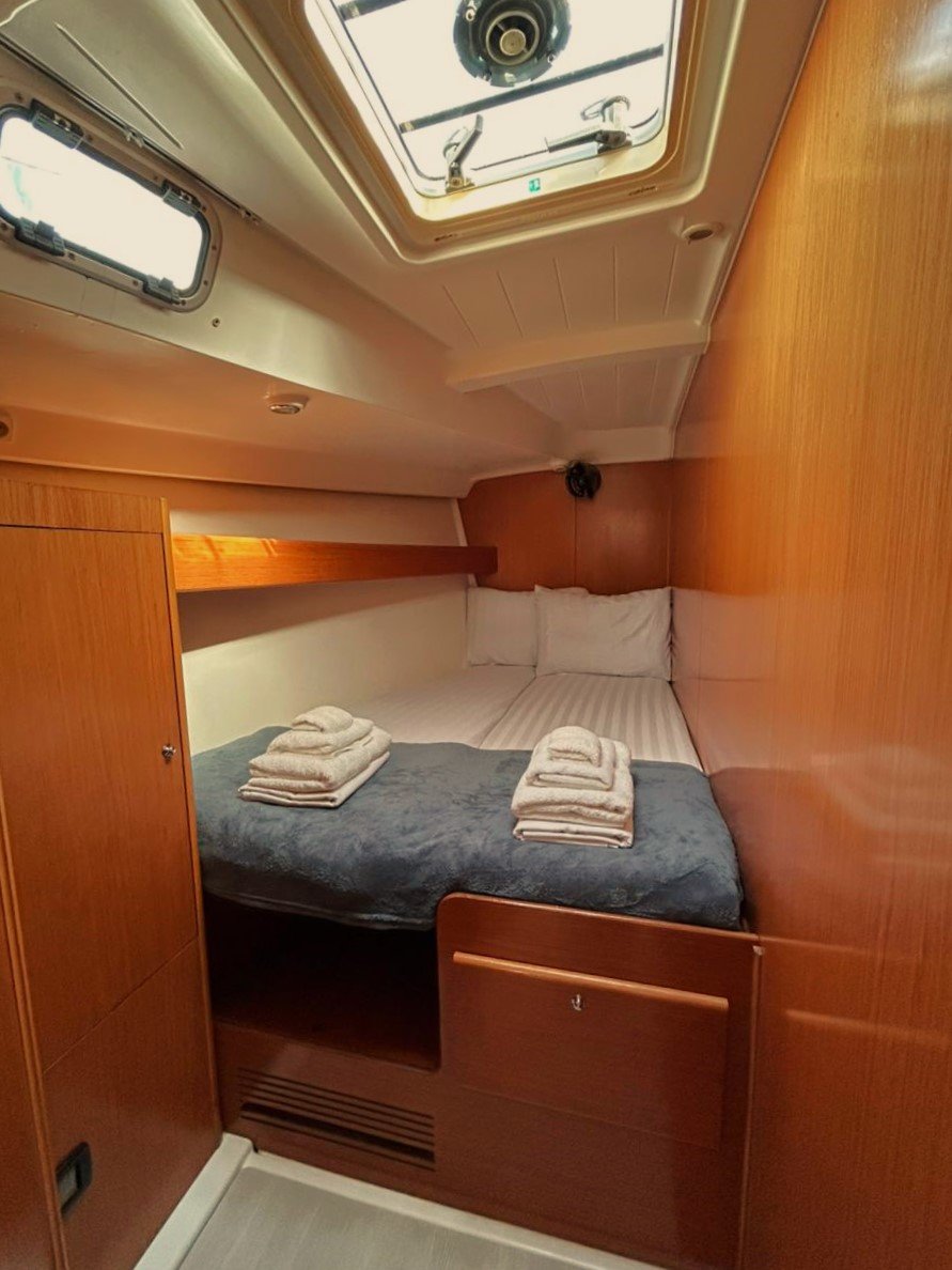 Leonidas - Yelkenli içinde Alimos