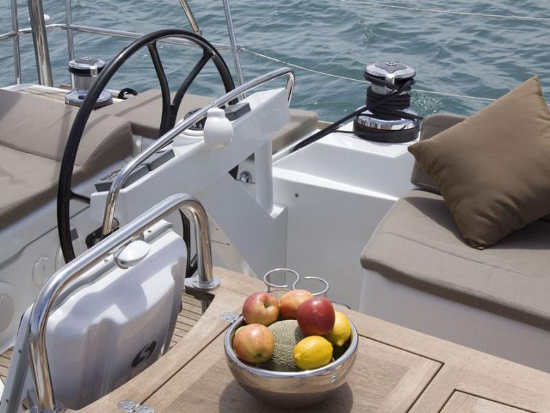 Messenger - Yelkenli içinde Alimos