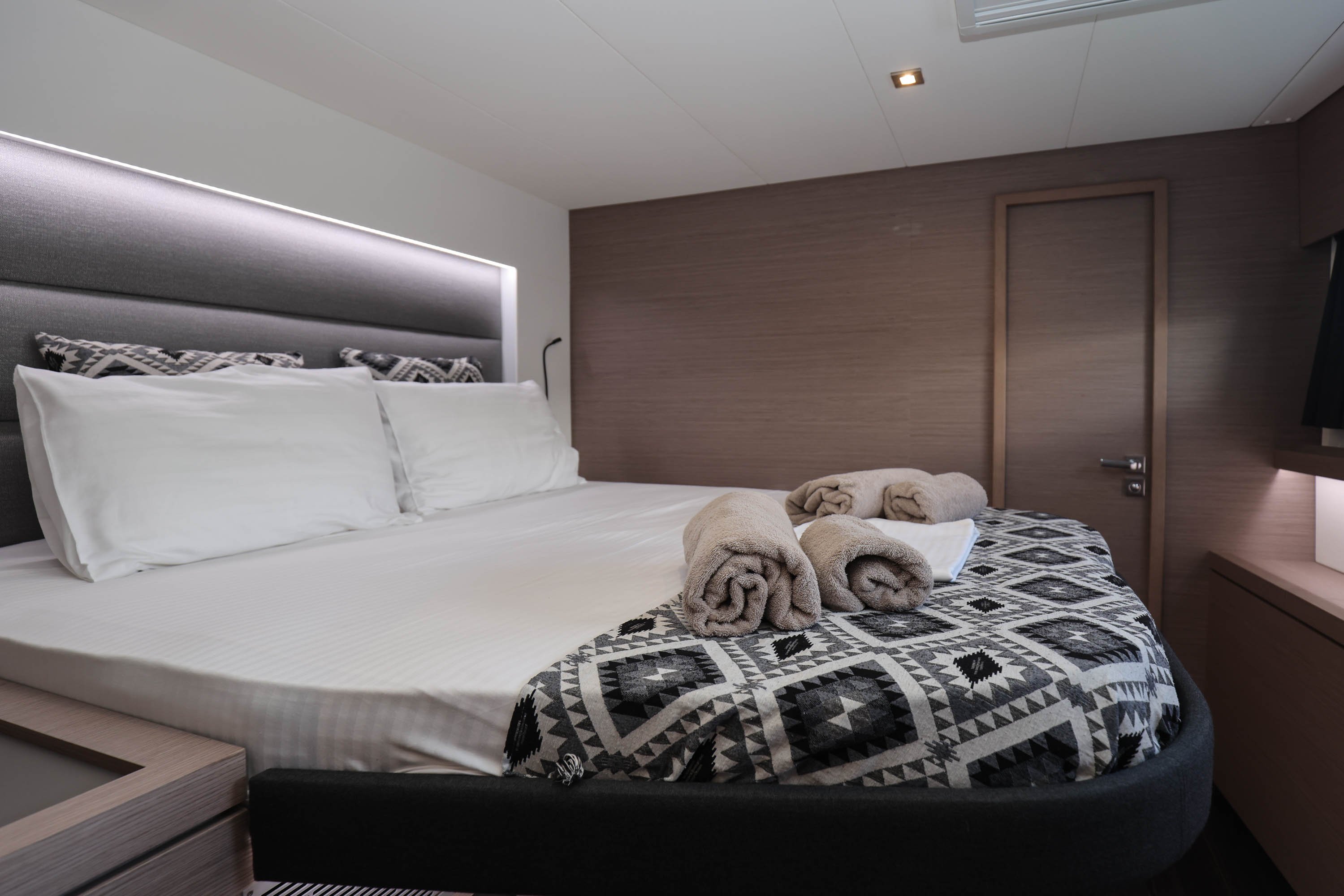 AQUARELLA - Katamaran içinde Lefkada