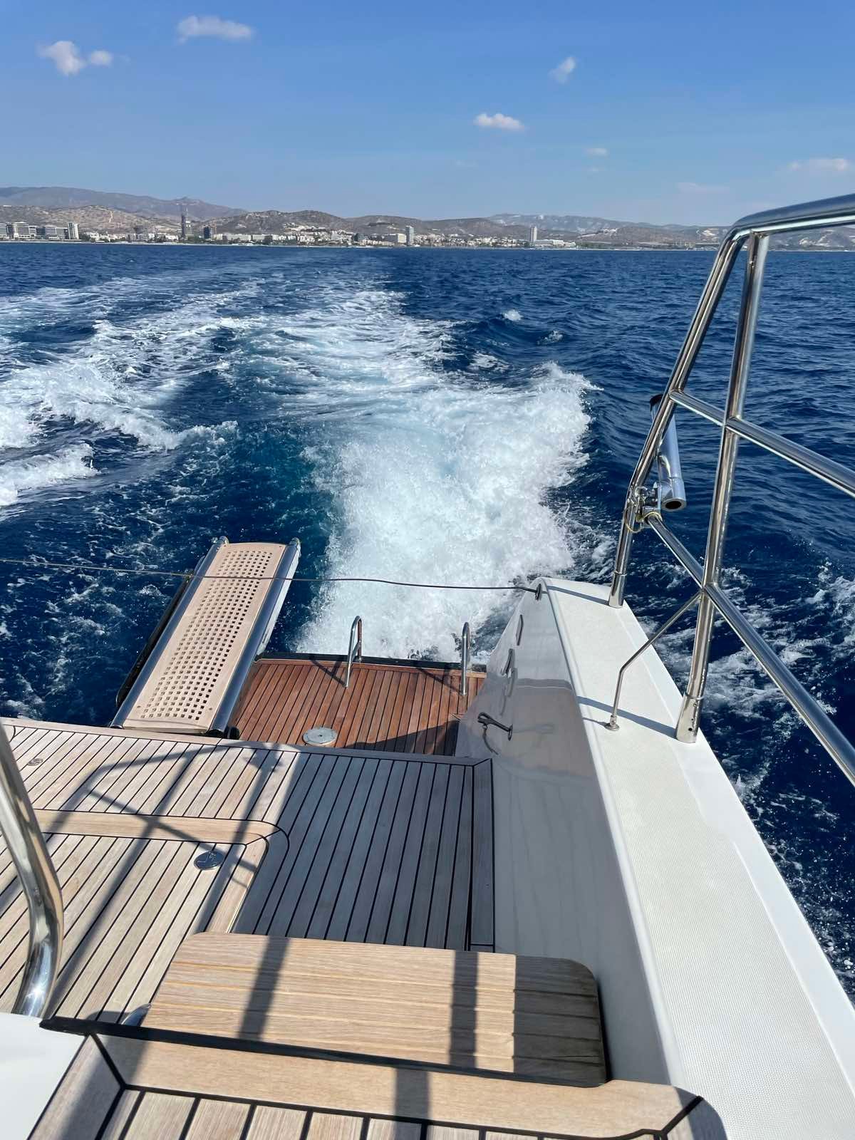 Pearly Gates - Catamaran in Mikonos