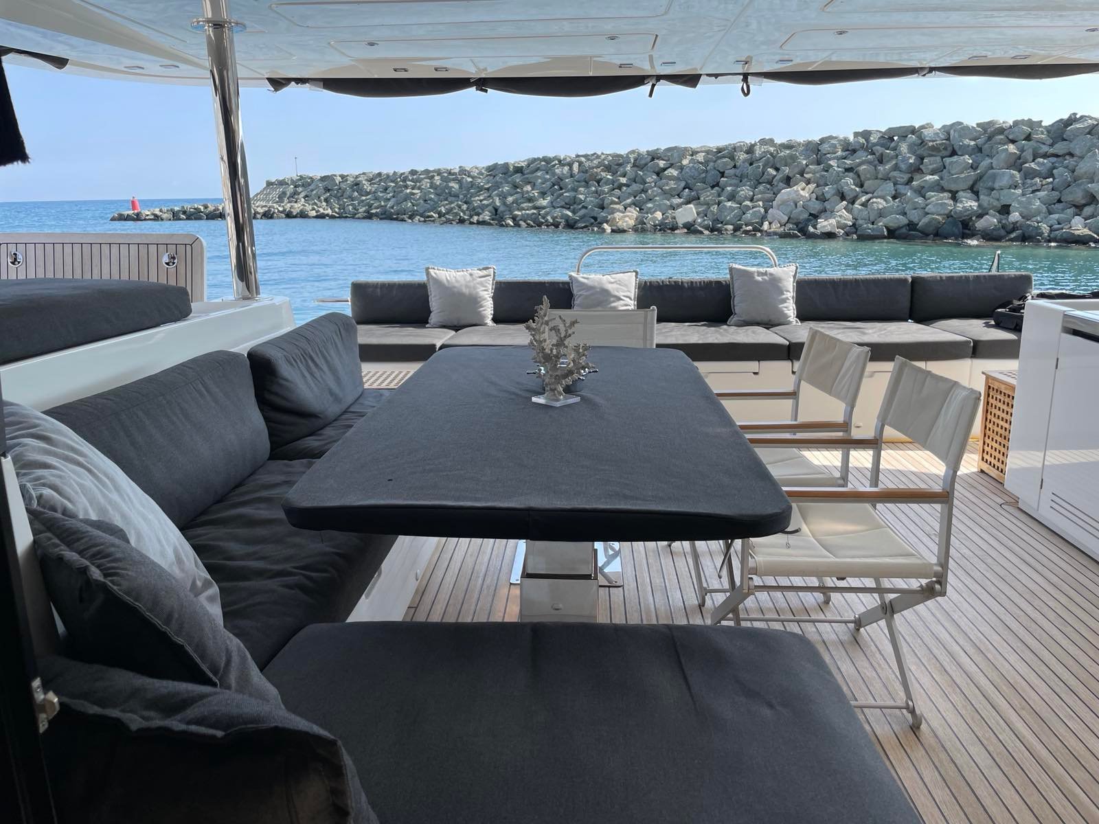 Pearly Gates - Catamaran in Mikonos