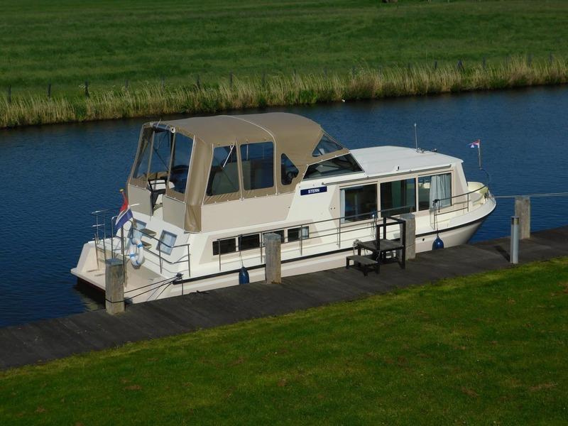 Stern - Motor Yacht in IJsselstein