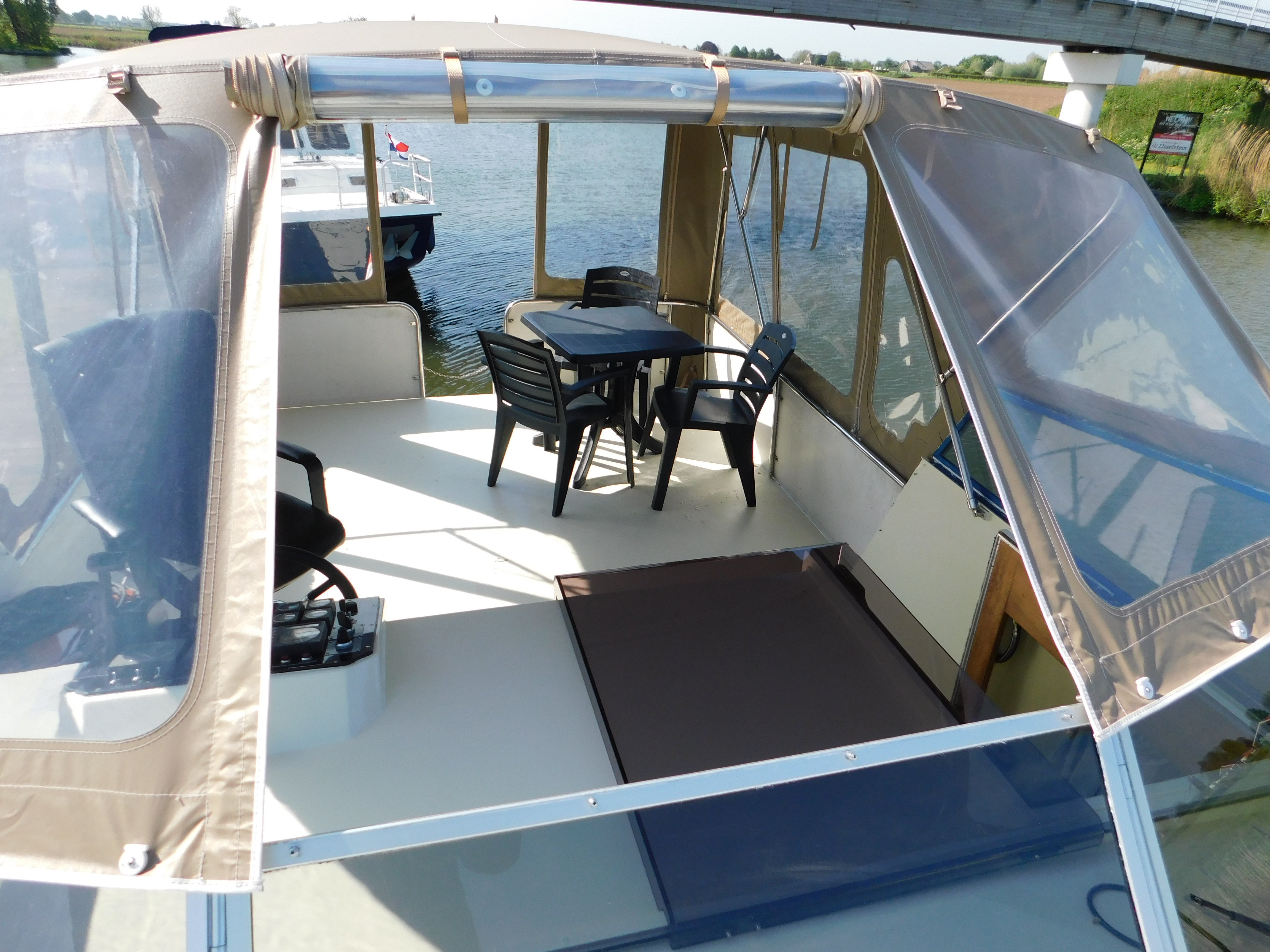 Stern - Motor Yacht in IJsselstein