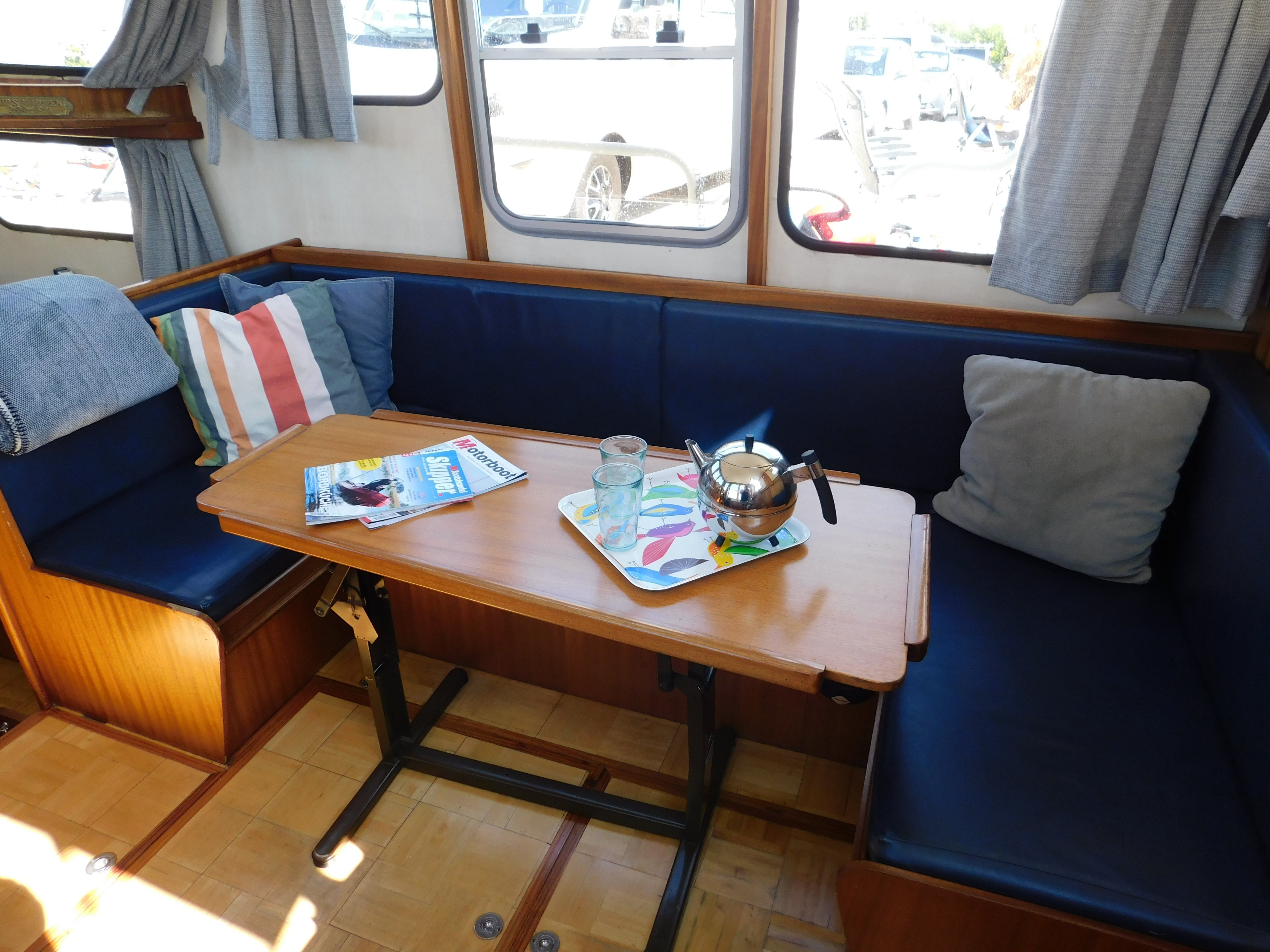 Mantelmeeuw - Motor Yacht in IJsselstein