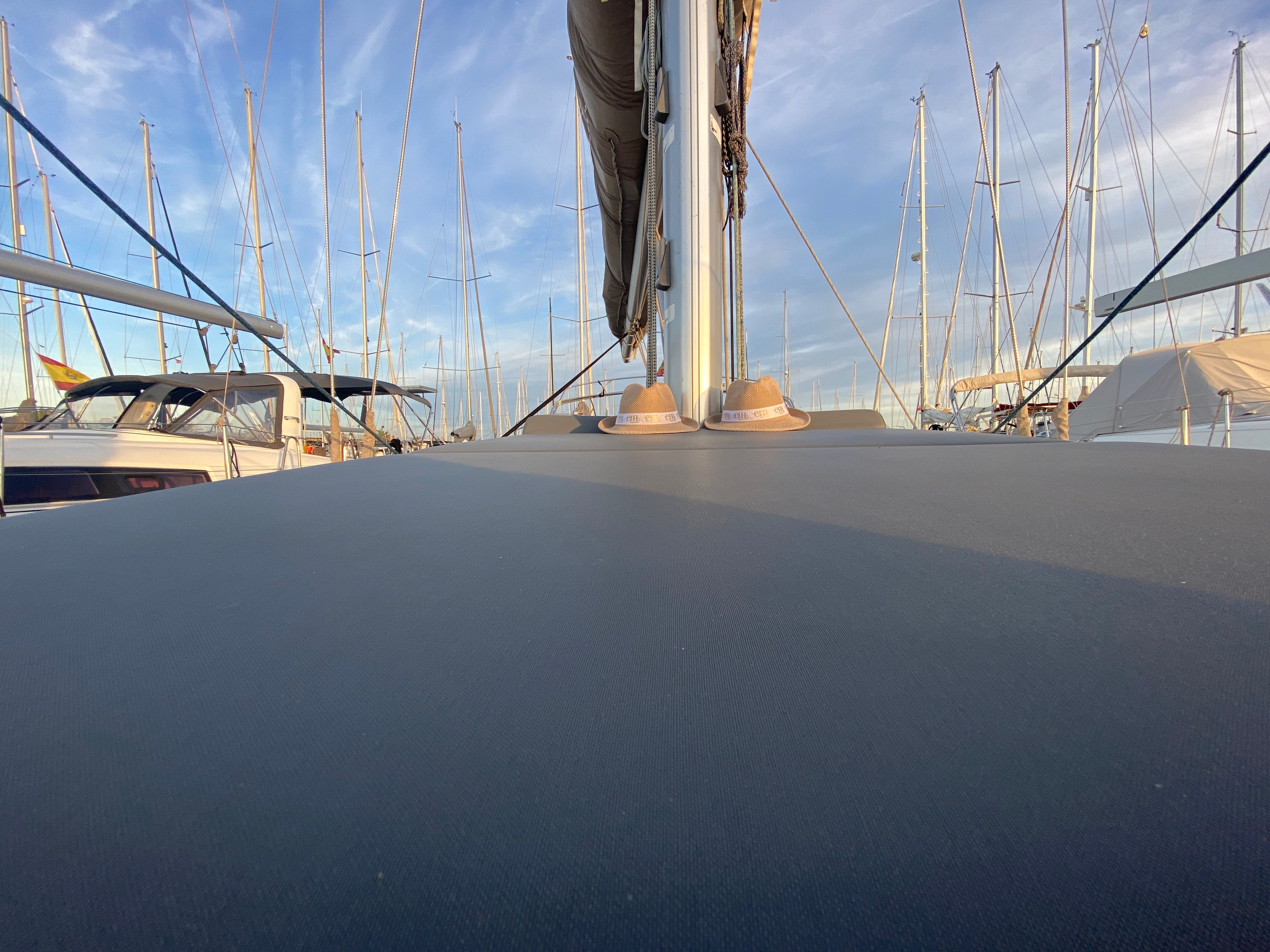 Nuk - Sailboat in València