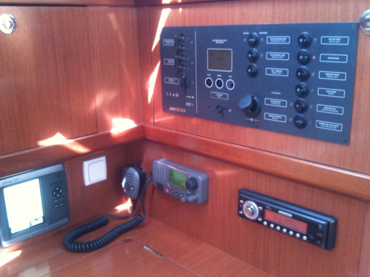 TRIZONIA - Sailboat in Nikiana