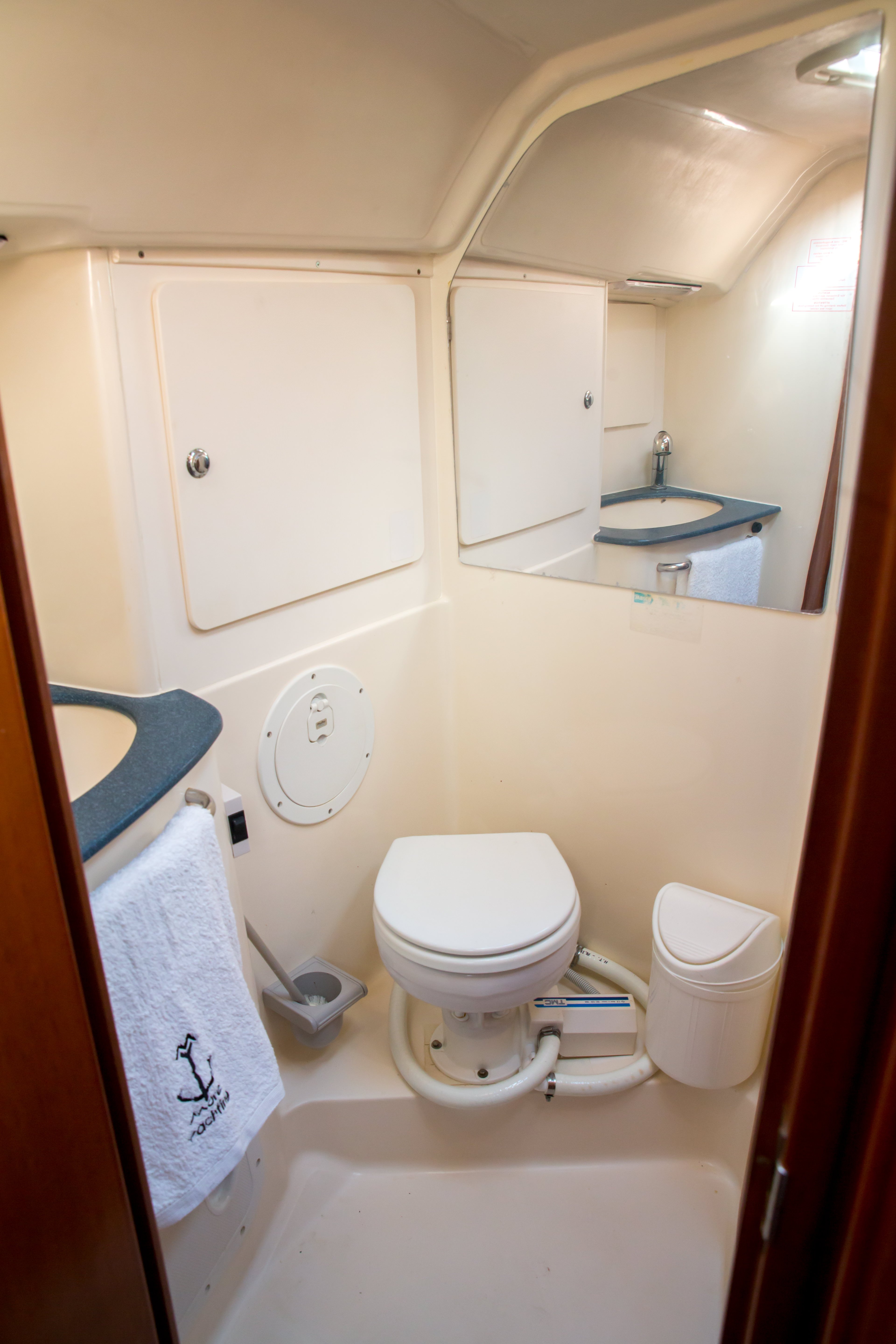 KONSTANTINOS - Sailboat in Nikiana