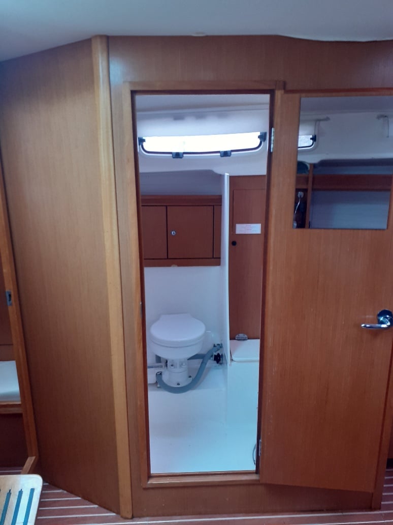 Beta - Sailboat in Nikiana