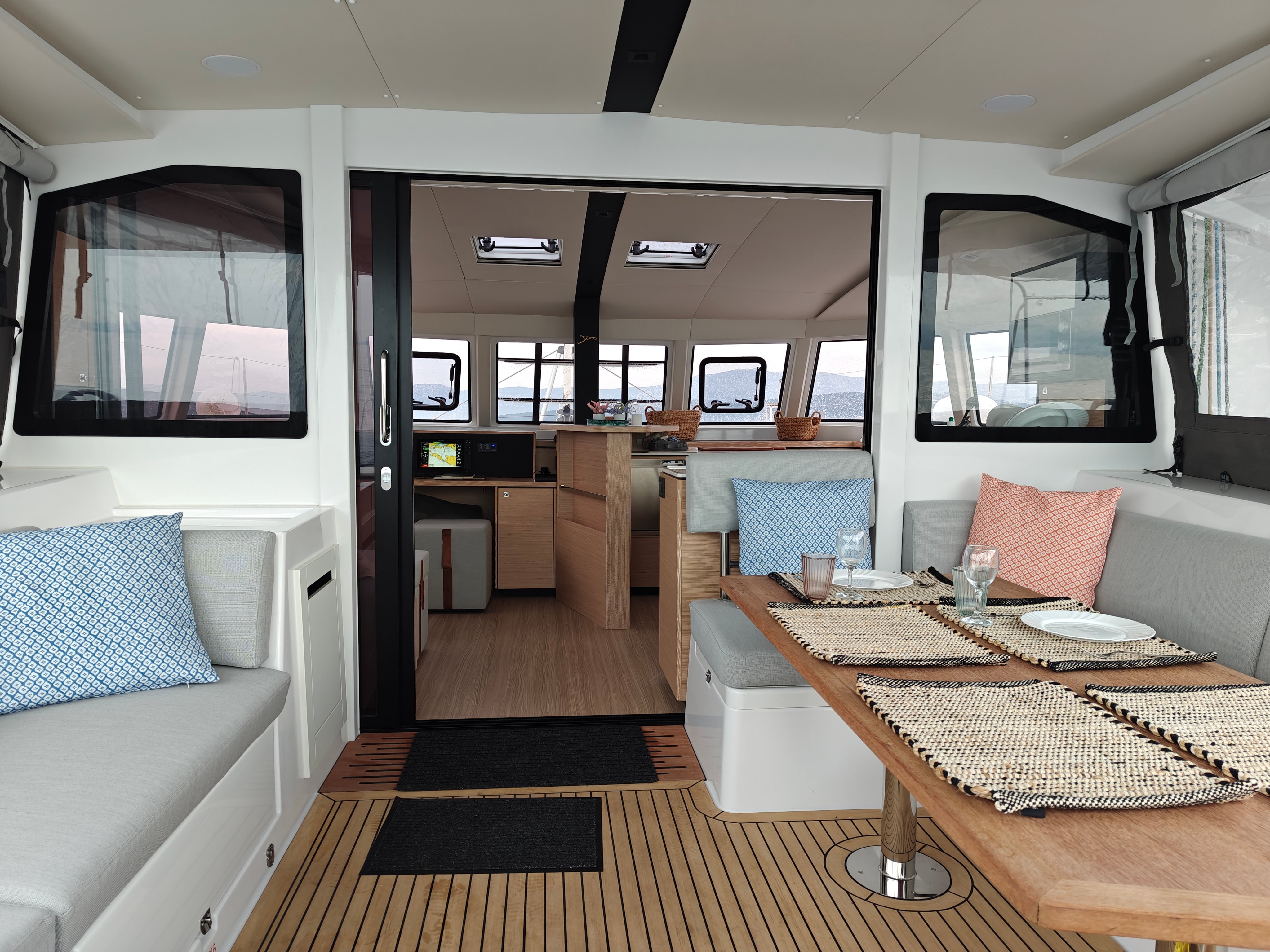 Neguinha - Catamaran in Kaštel Gomilica