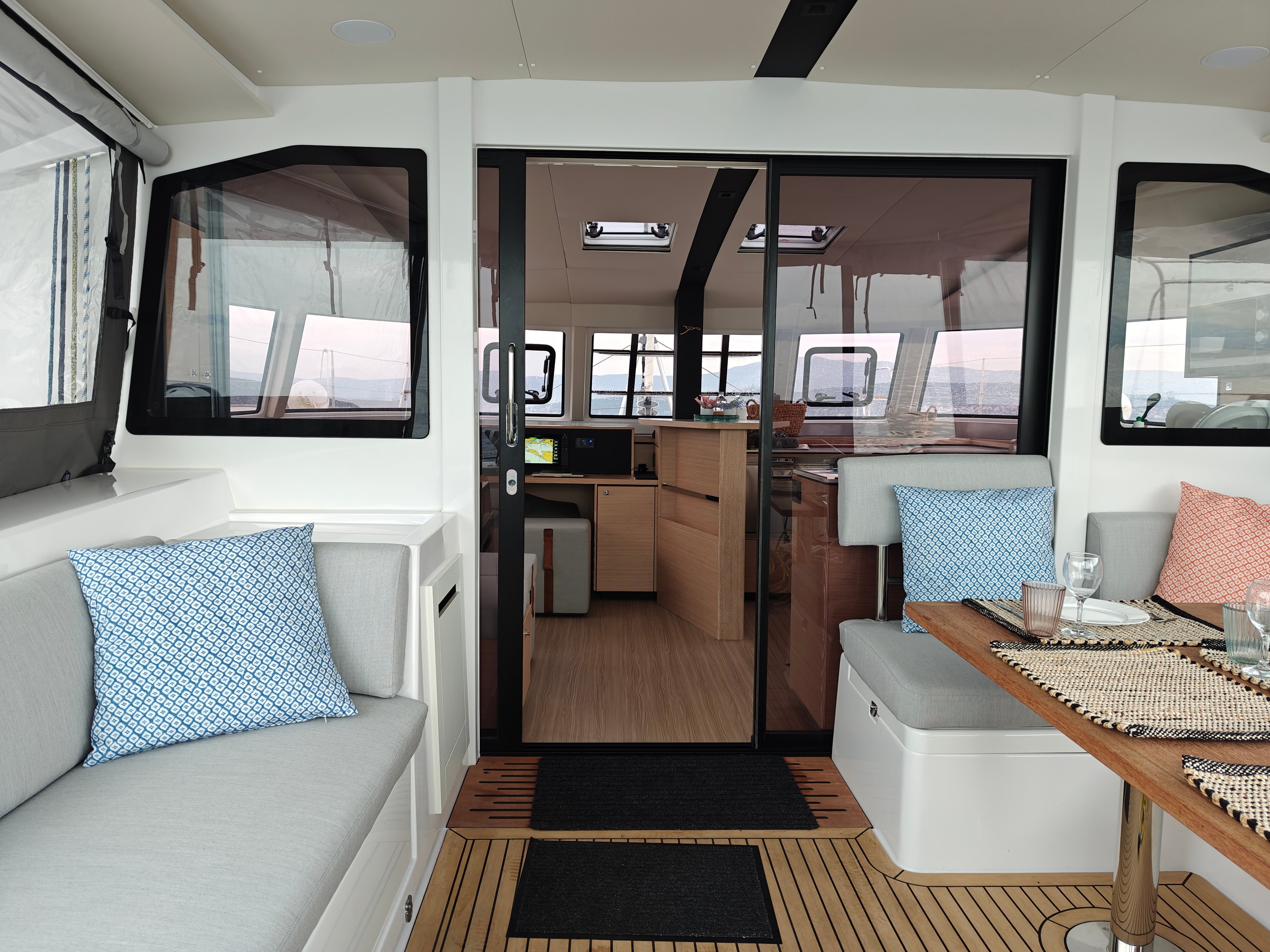 Neguinha - Catamaran in Kaštel Gomilica