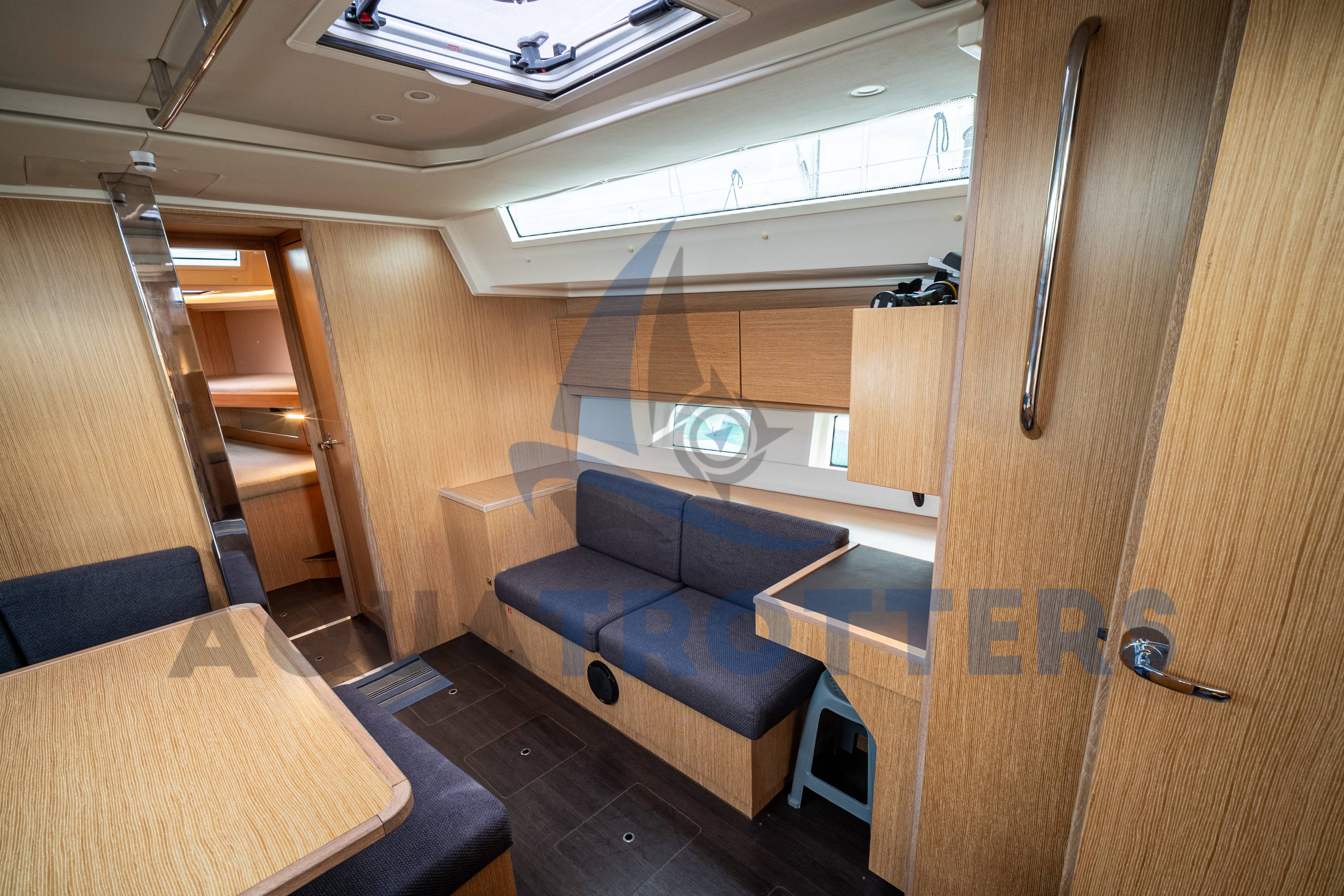 Silver III - Sailboat in Volos