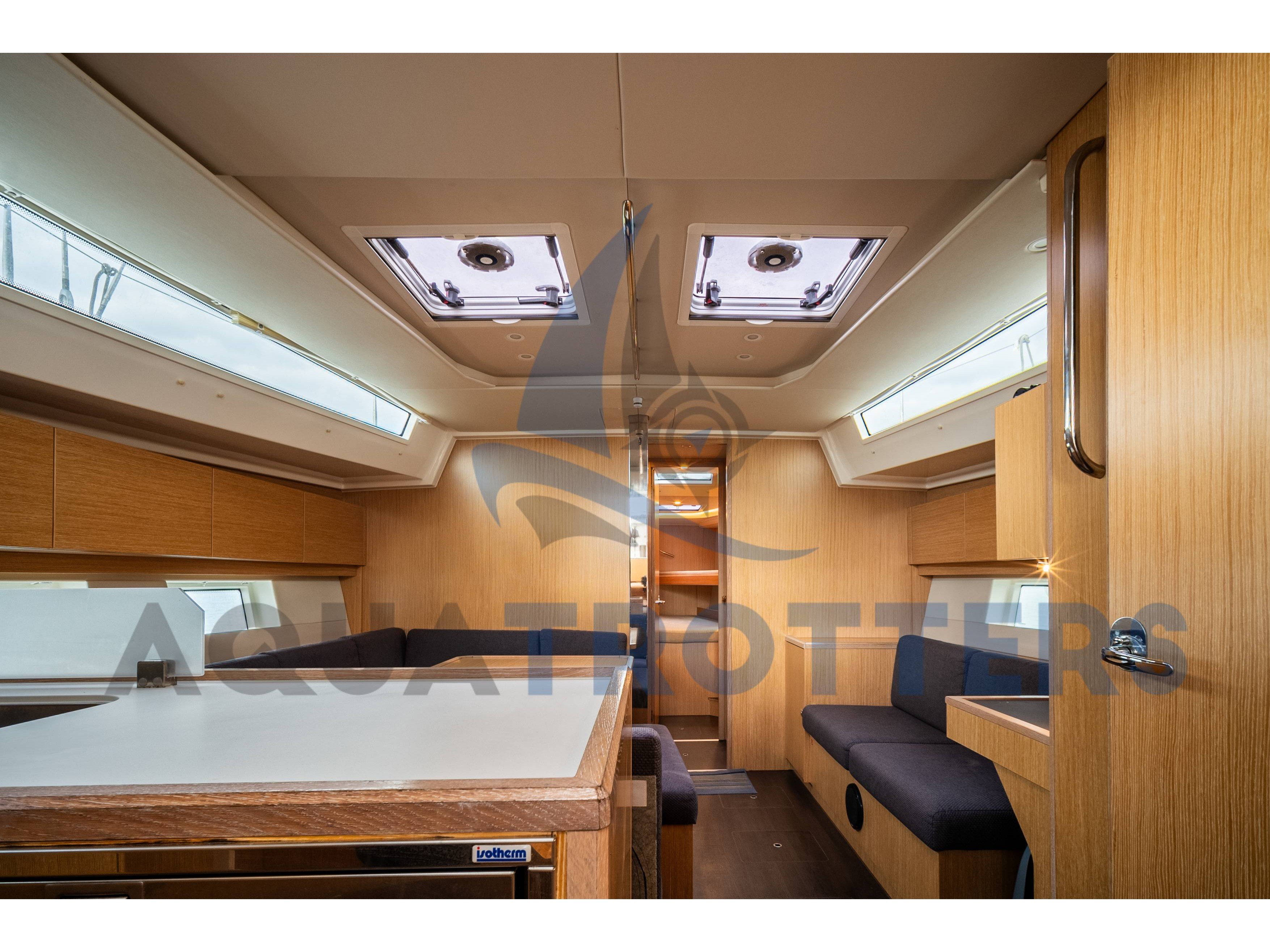 Silver III - Sailboat in Volos