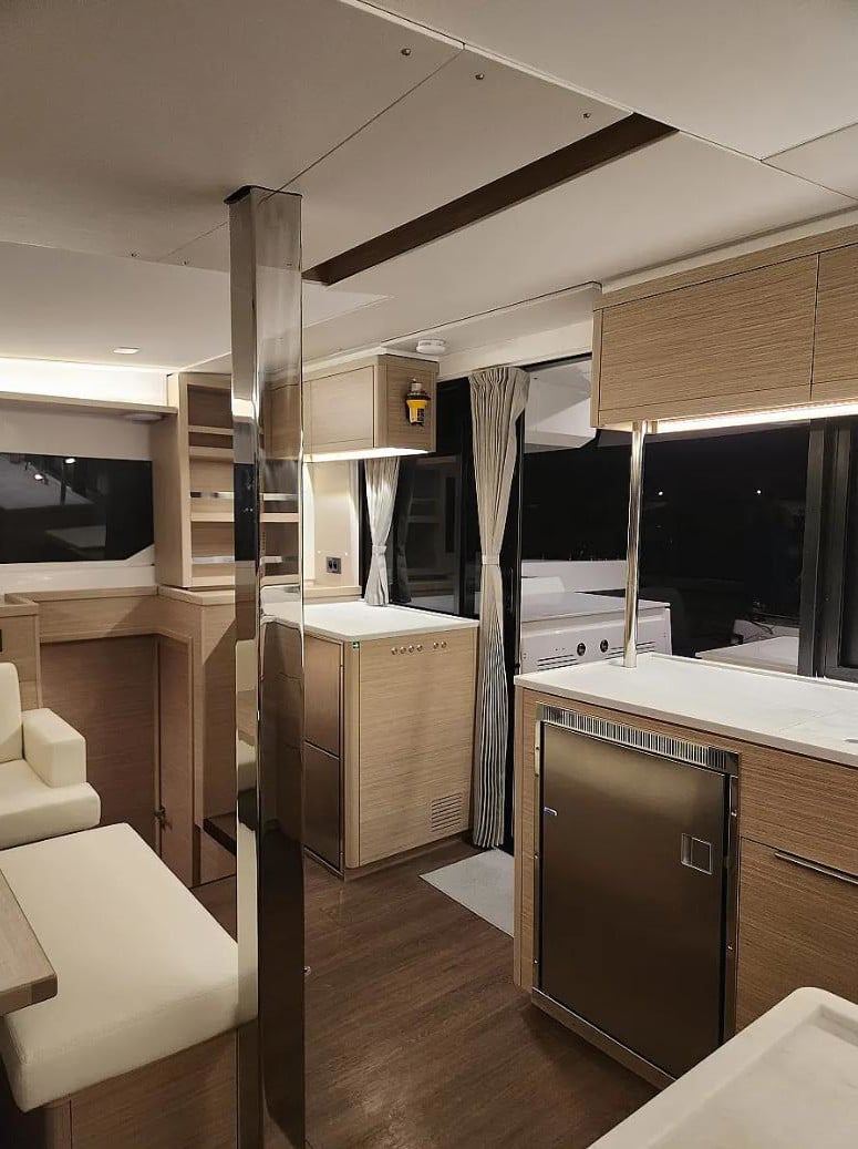 Perla - Catamaran in Alimos