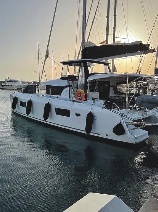 BOB - Catamaran in Alimos