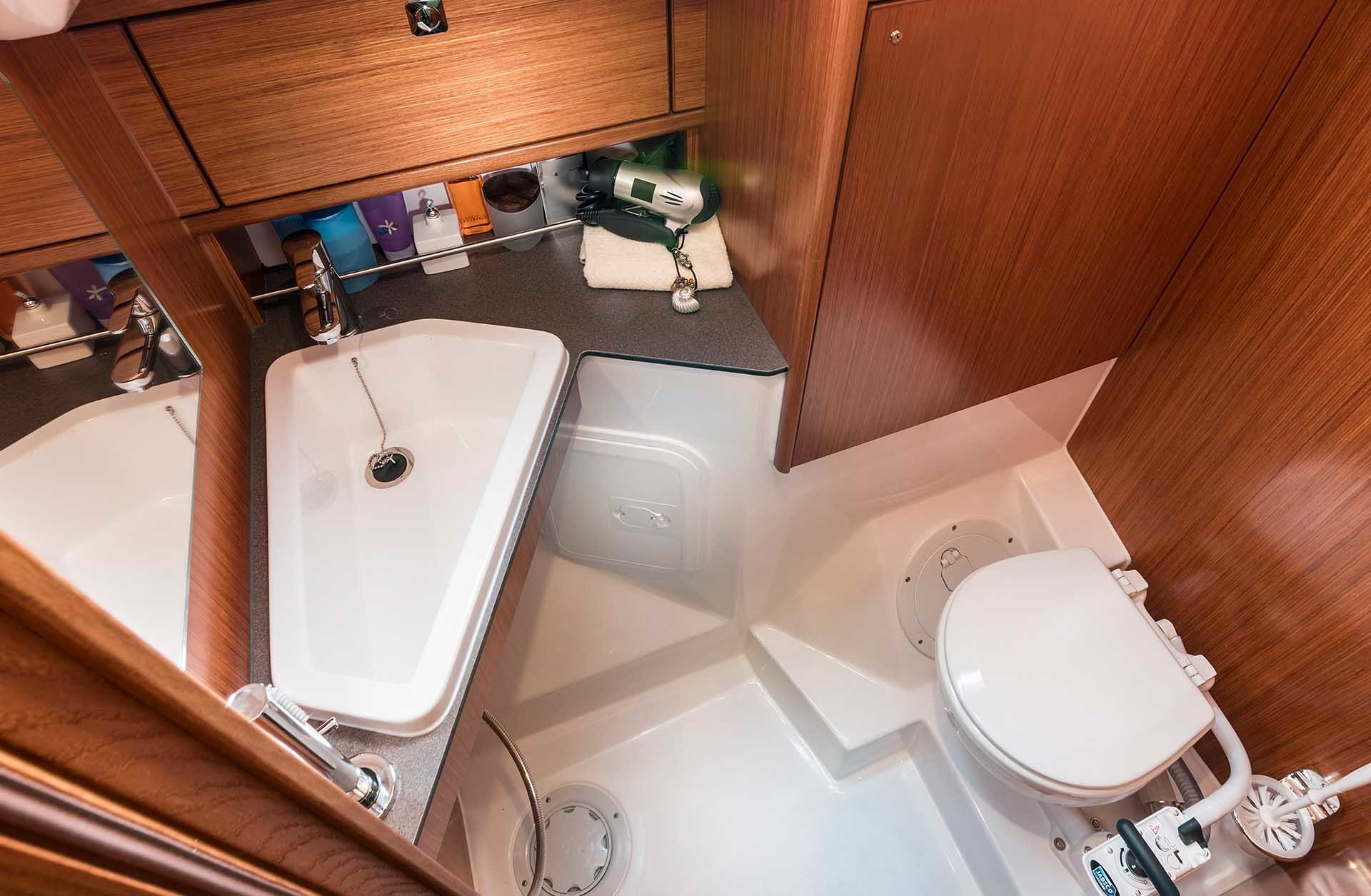 Joker - Yelkenli içinde Izola