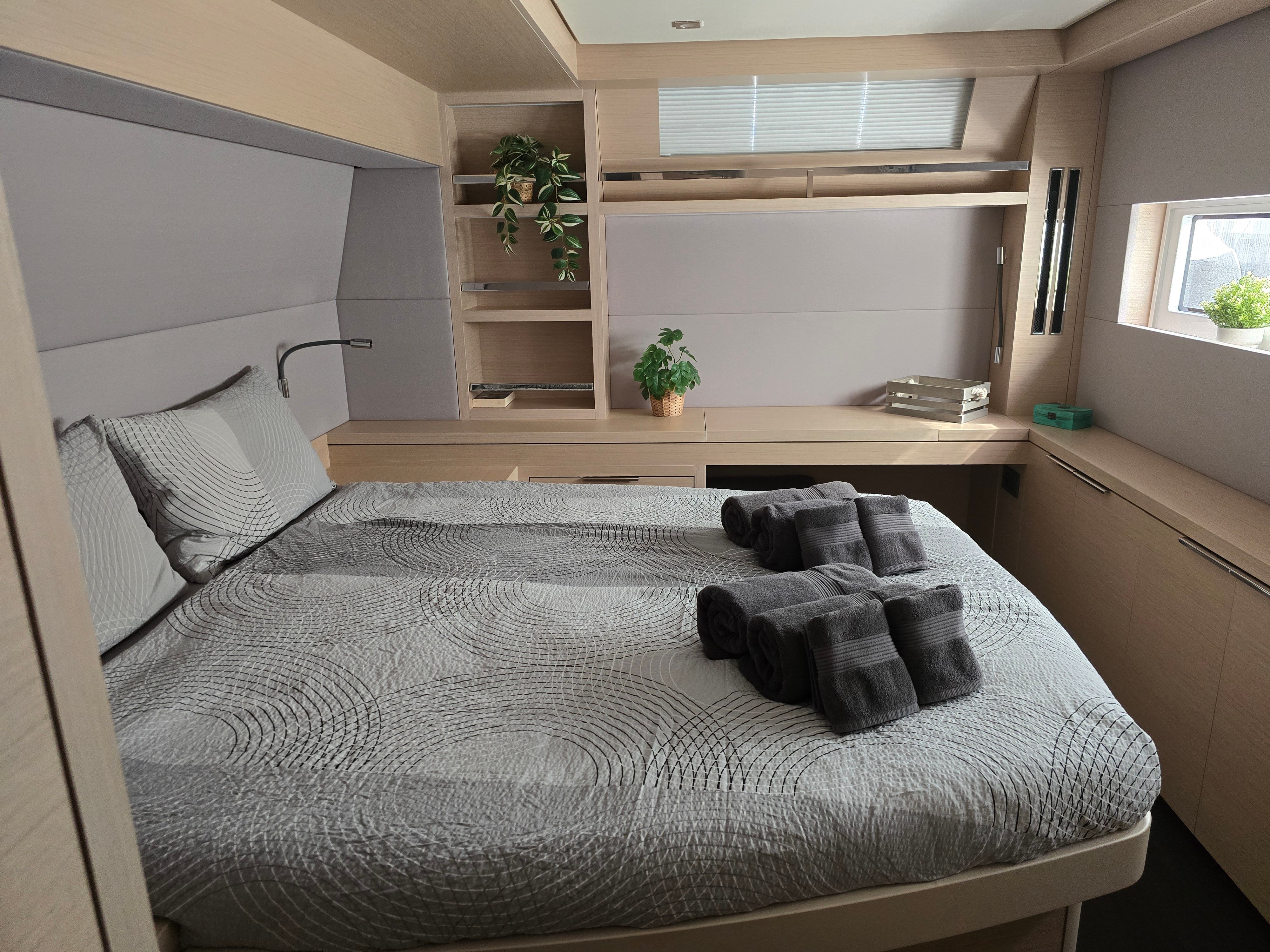 Emilia - Katamaran içinde Palma