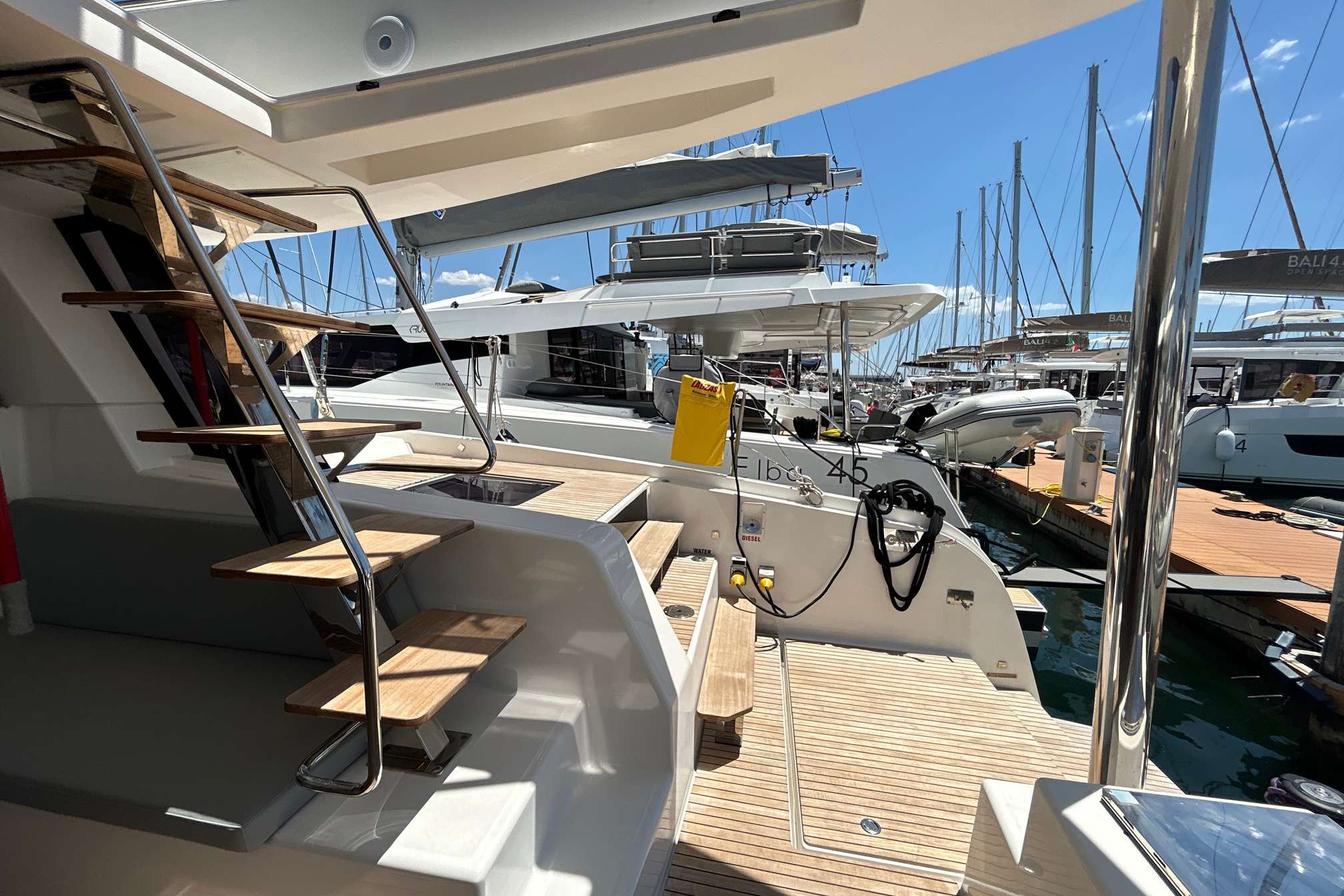 DU DU - Catamaran in Salerno