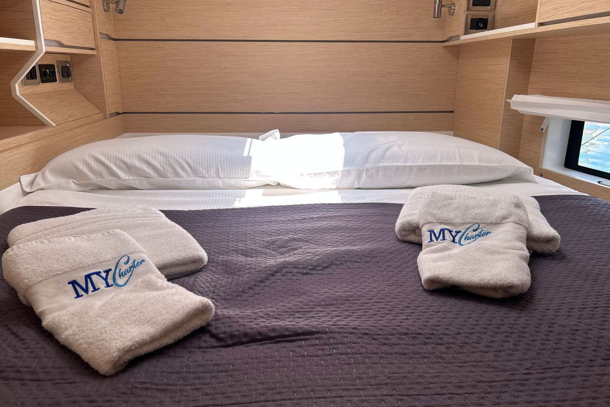 DU DU - Catamaran in Salerno