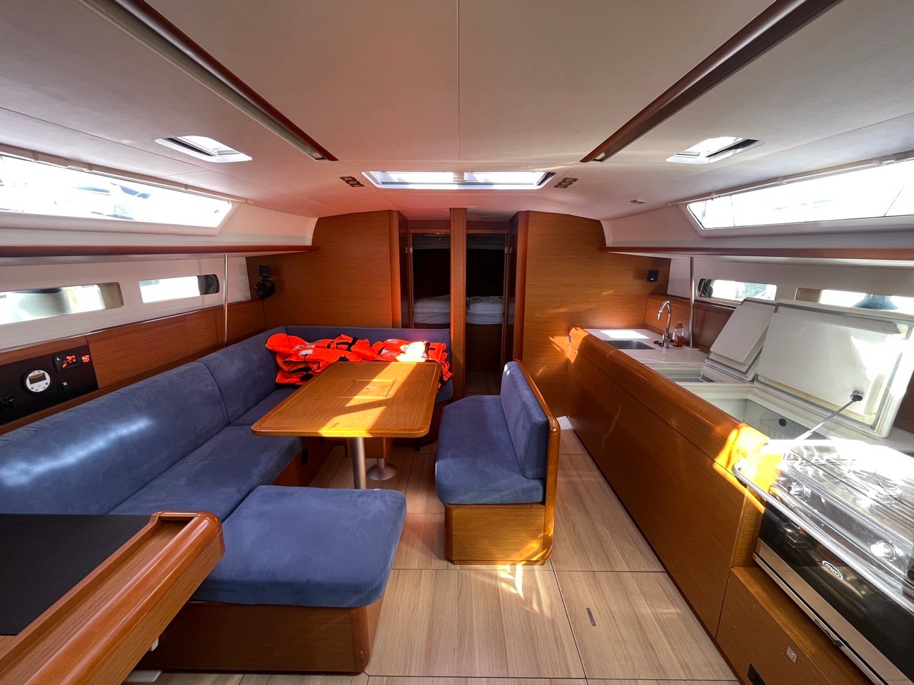 BELUNA - Yelkenli içinde Bibinje