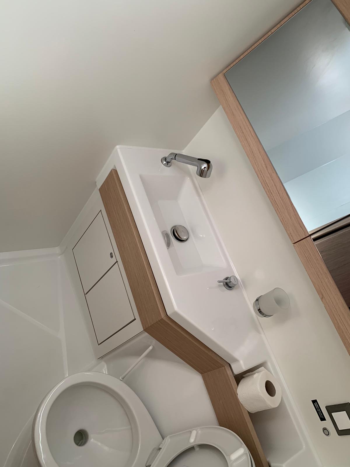 LEVITAN - Yelkenli içinde Bibinje