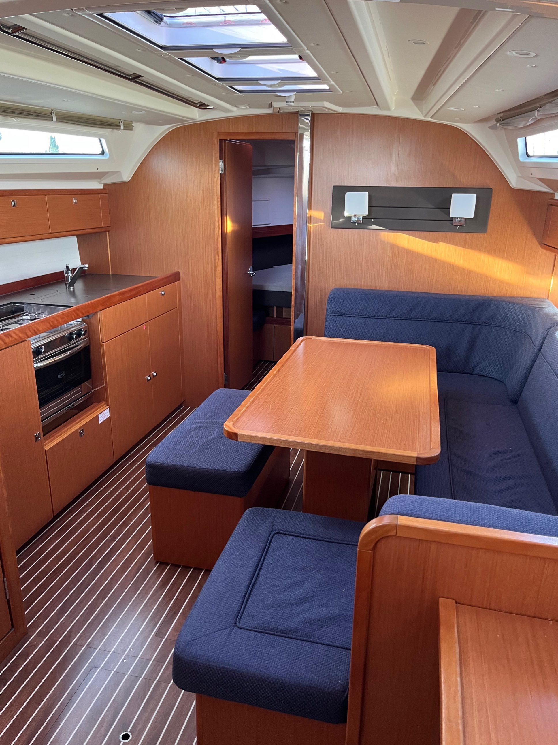 VILMA - Yelkenli içinde Bibinje