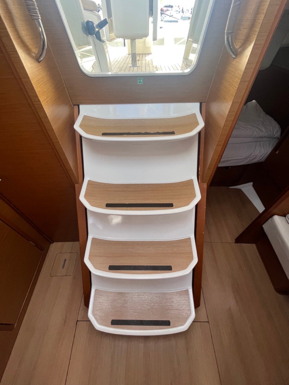 PETRA - Yelkenli içinde Bibinje