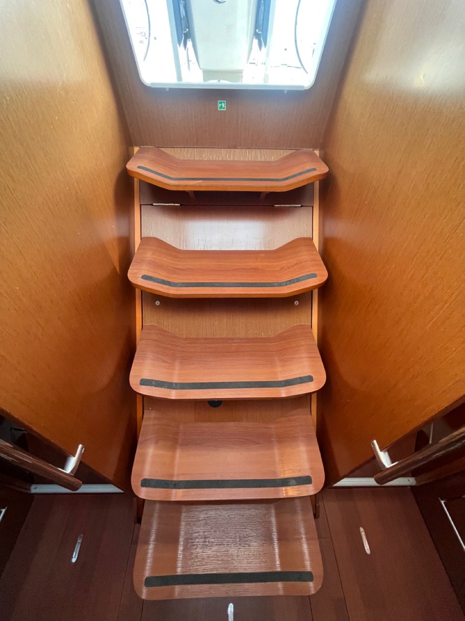 VESNA - Yelkenli içinde Bibinje