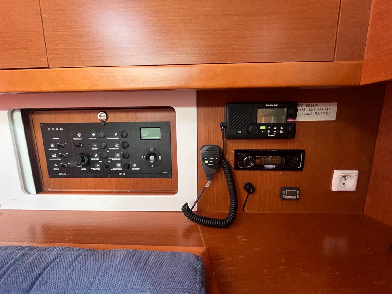 VESNA - Yelkenli içinde Bibinje