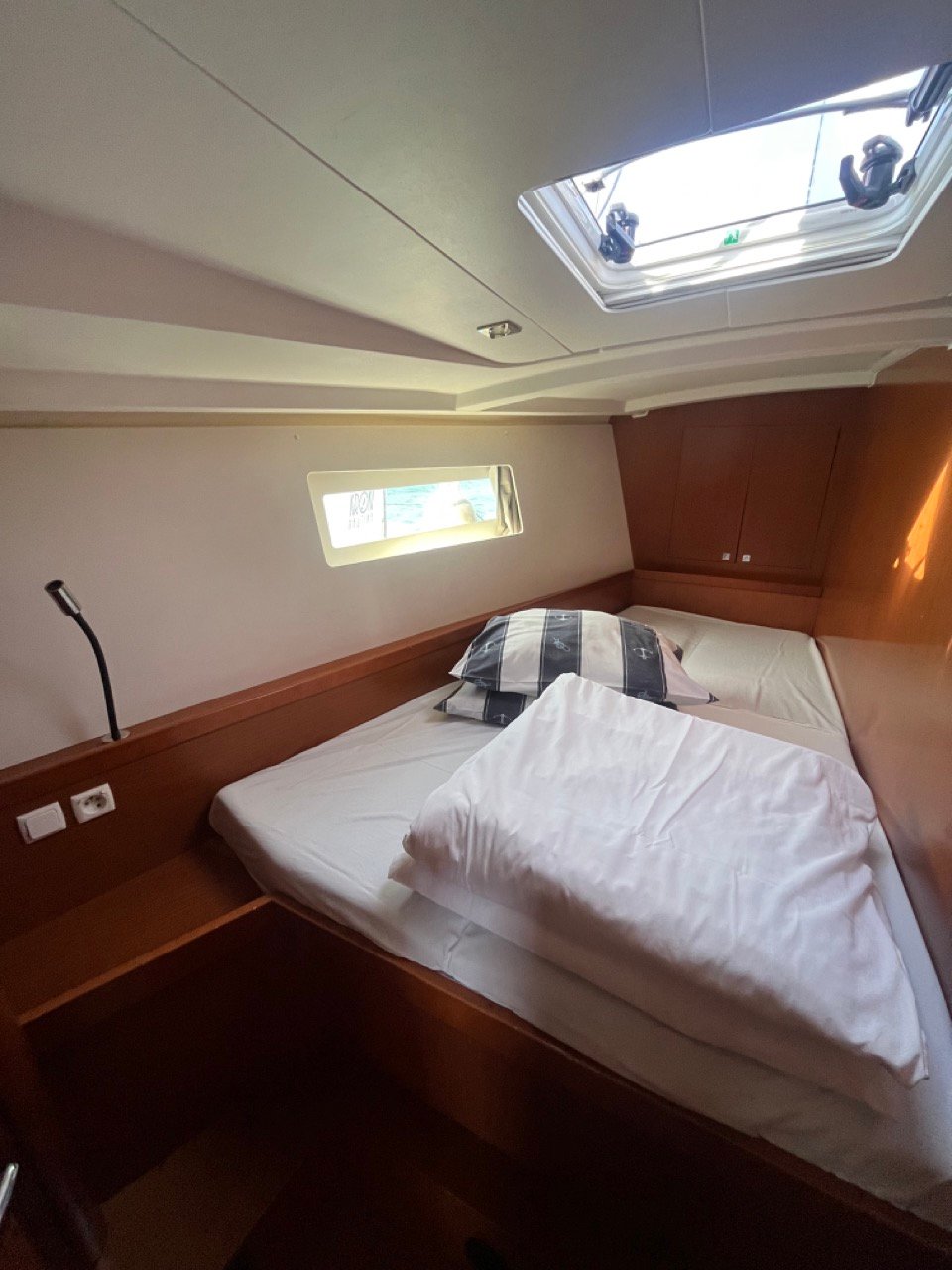 VESNA - Yelkenli içinde Bibinje