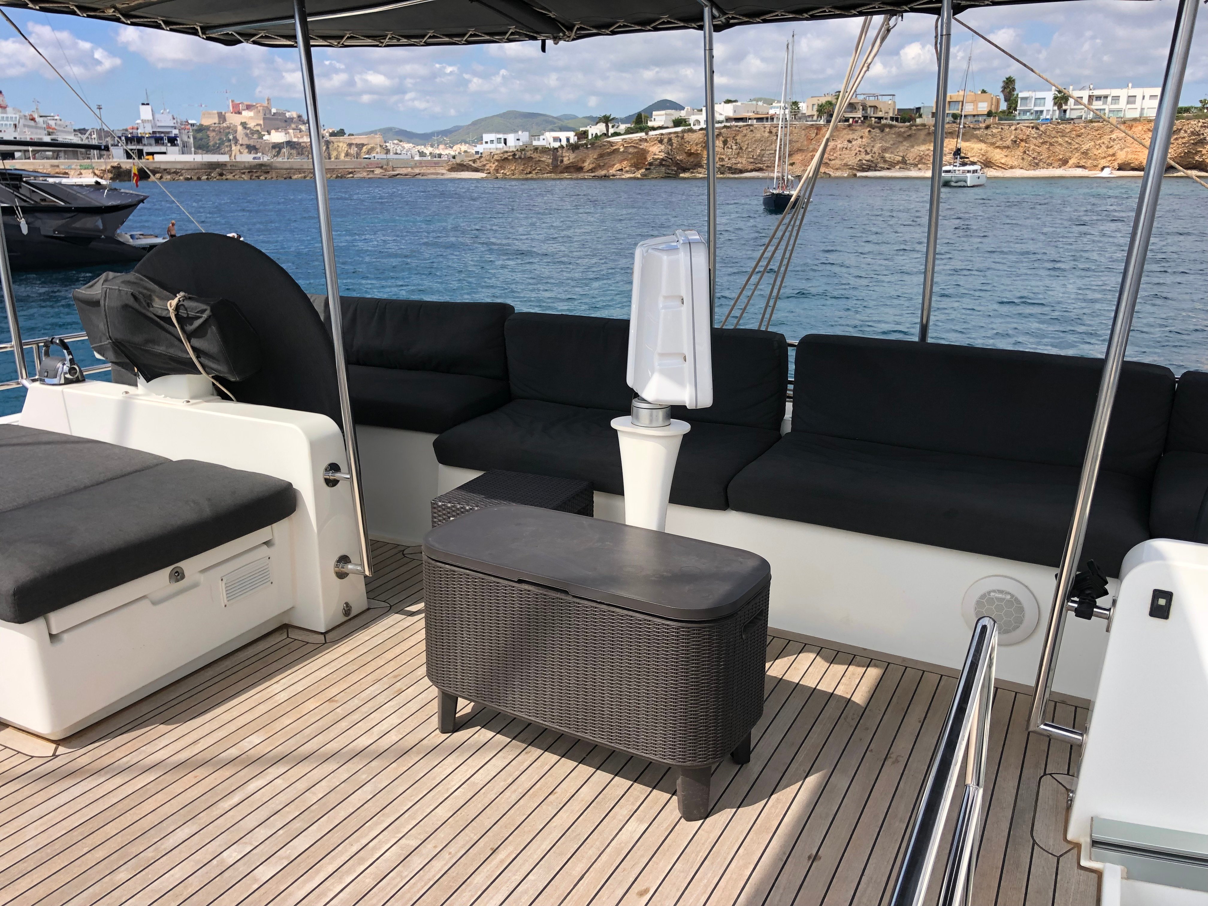 ZS - Catamaran in Eivissa