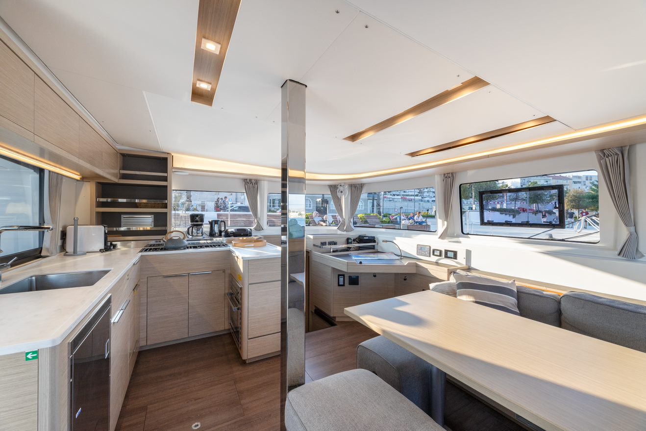 SKYFALL - Catamaran in Split