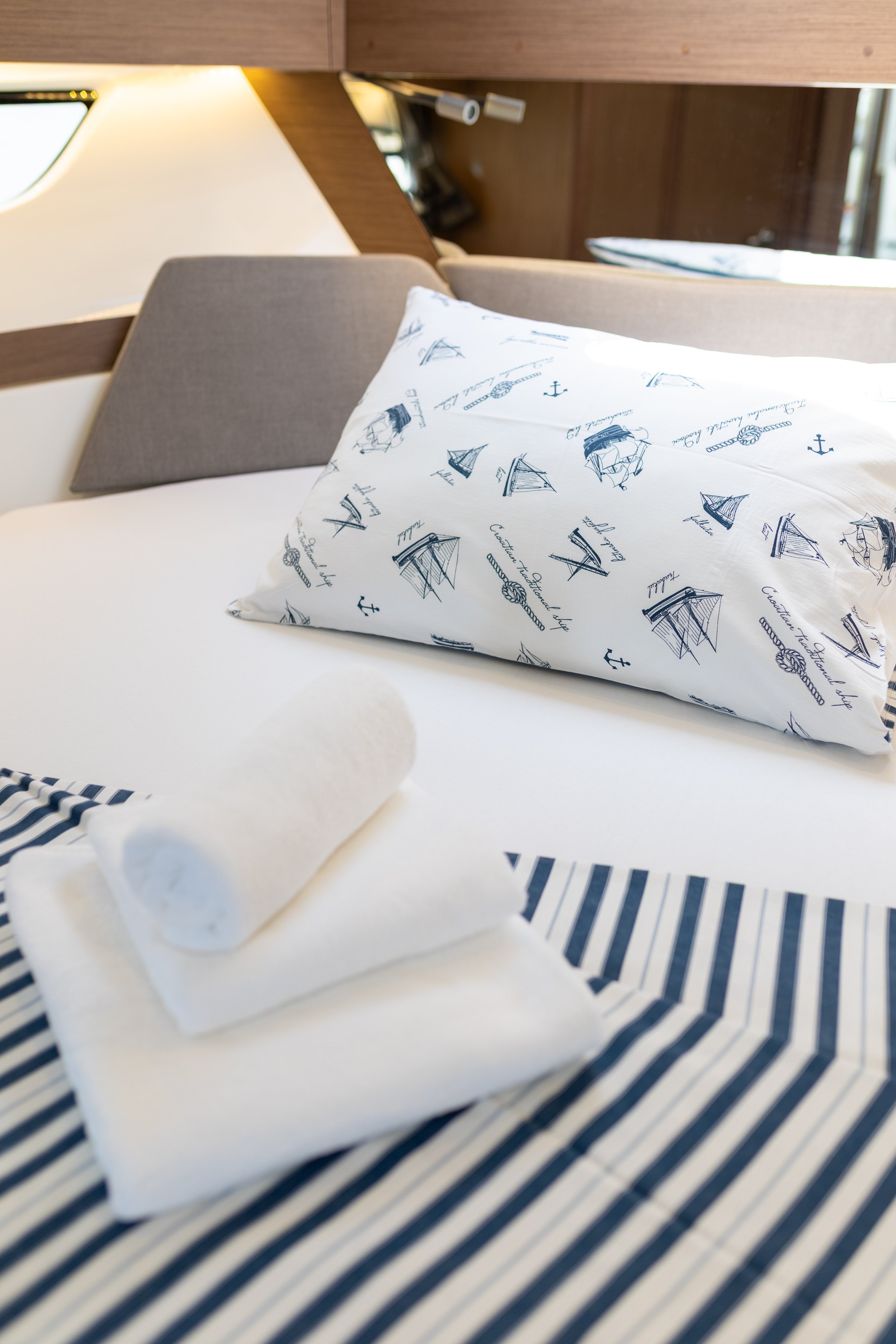 FALCON - Motor Yacht in Rogoznica