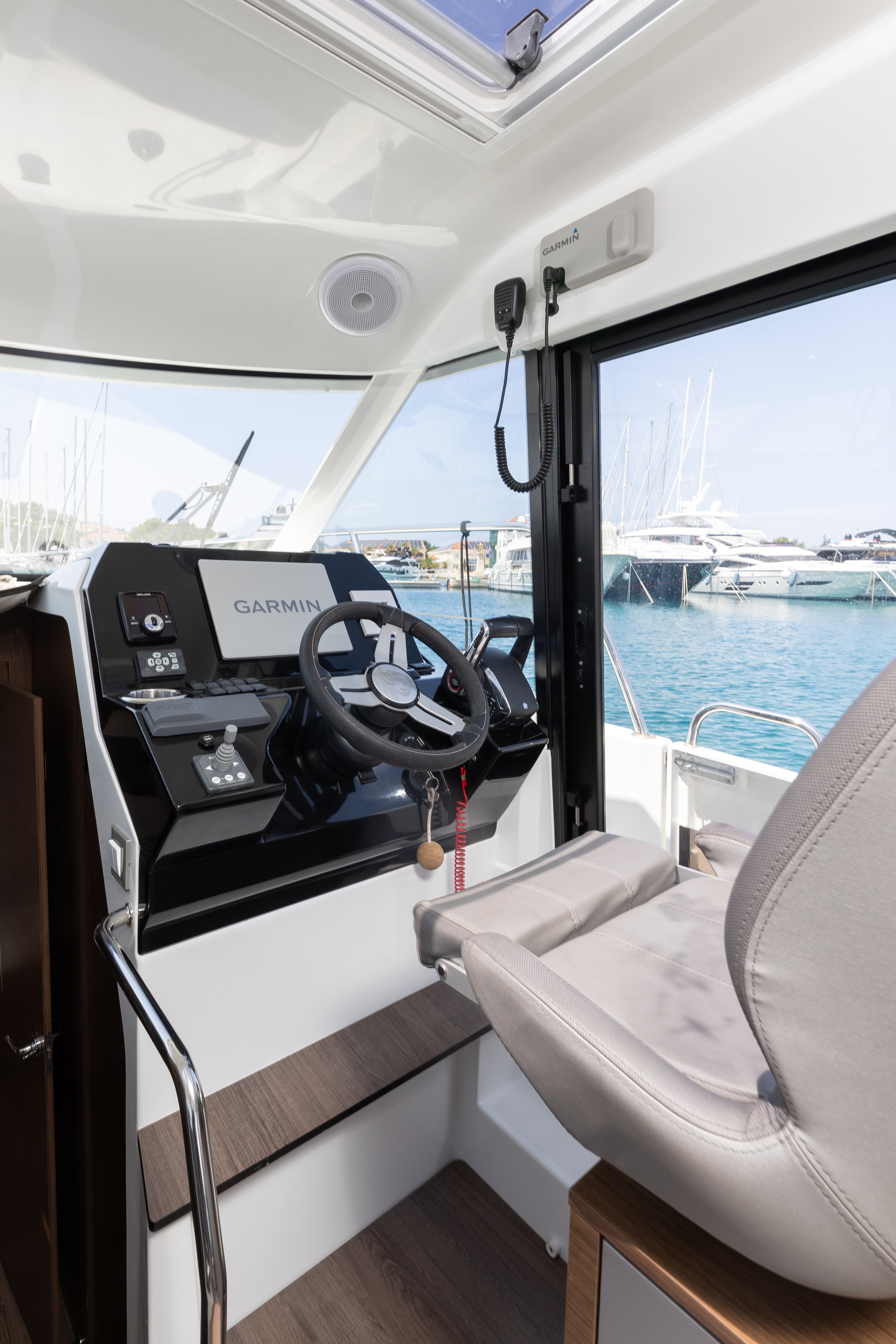 FALCON - Motor Yacht in Rogoznica